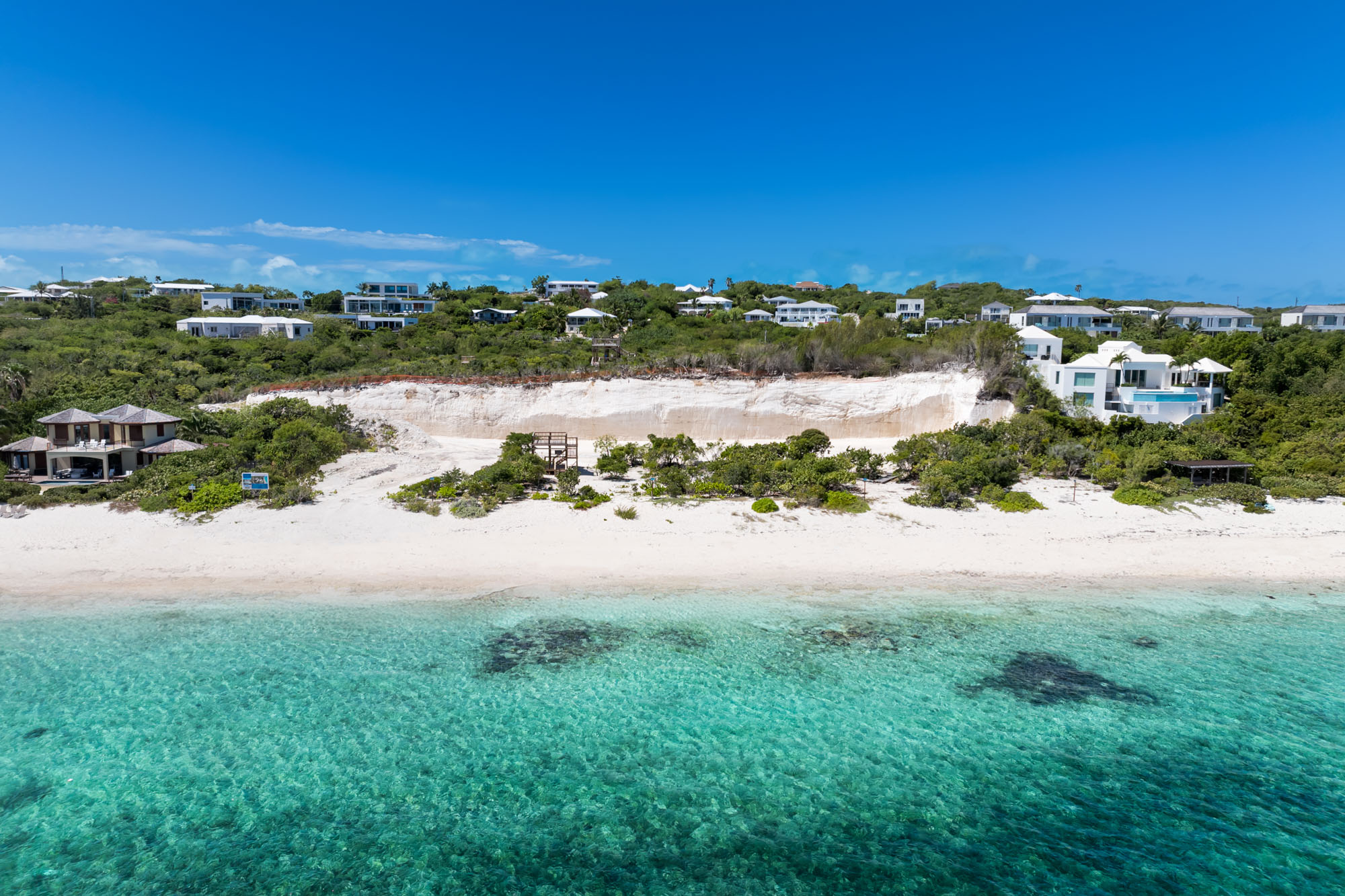 M-House by Beach Enclave Babalua Beachfront