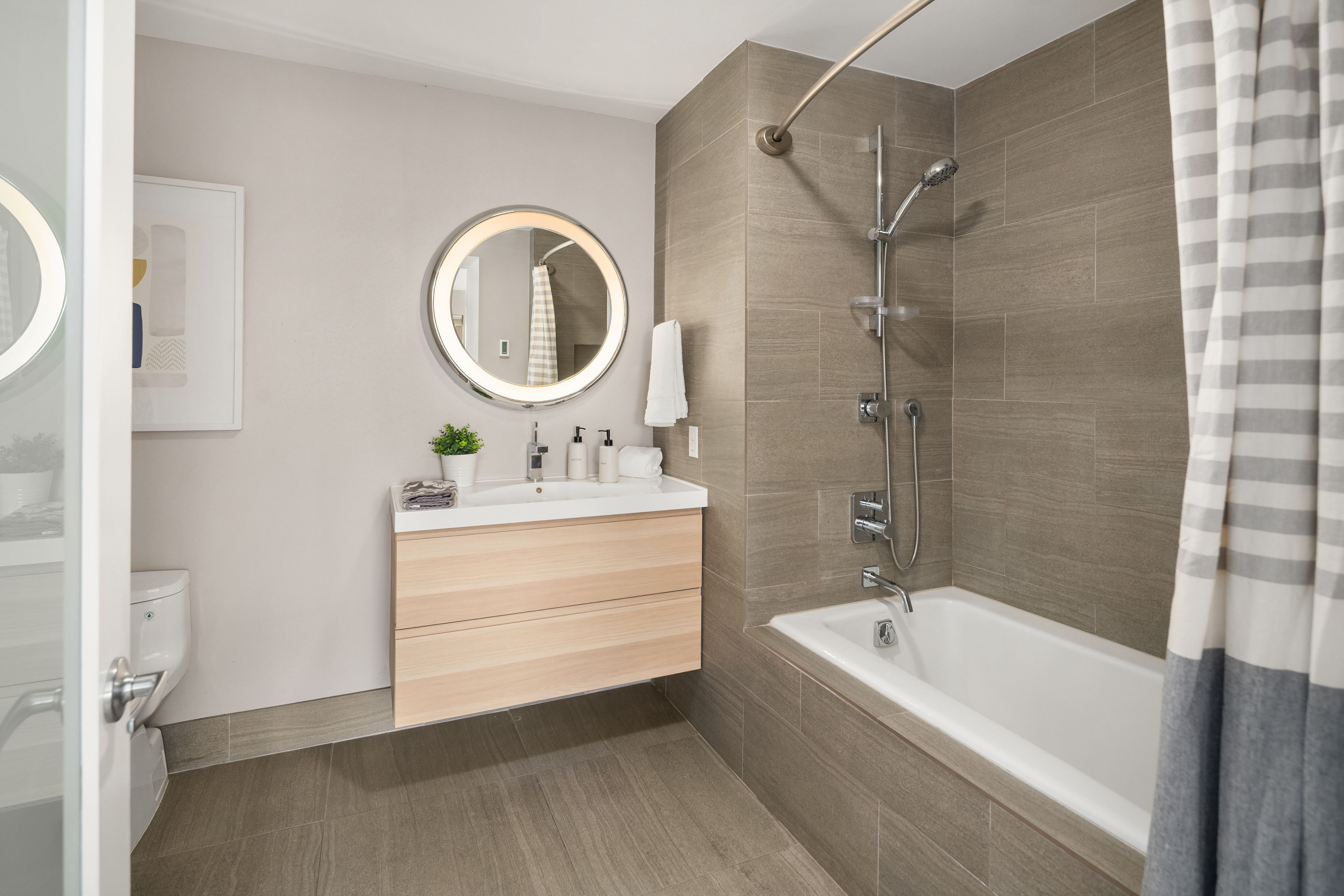 120 1st Ave W Unit #501 