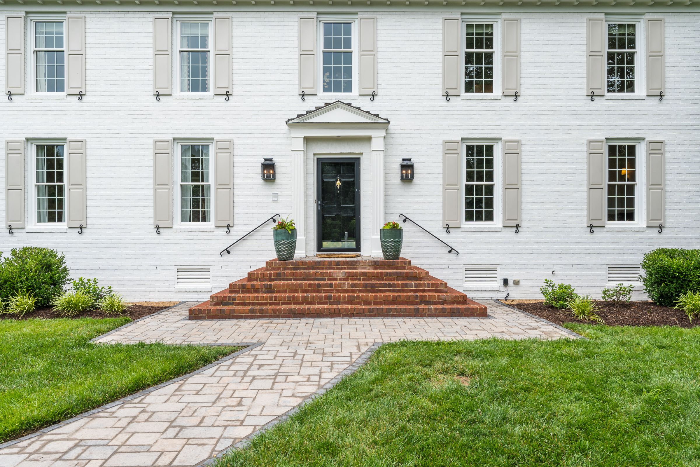 105 North Erlwood Court 