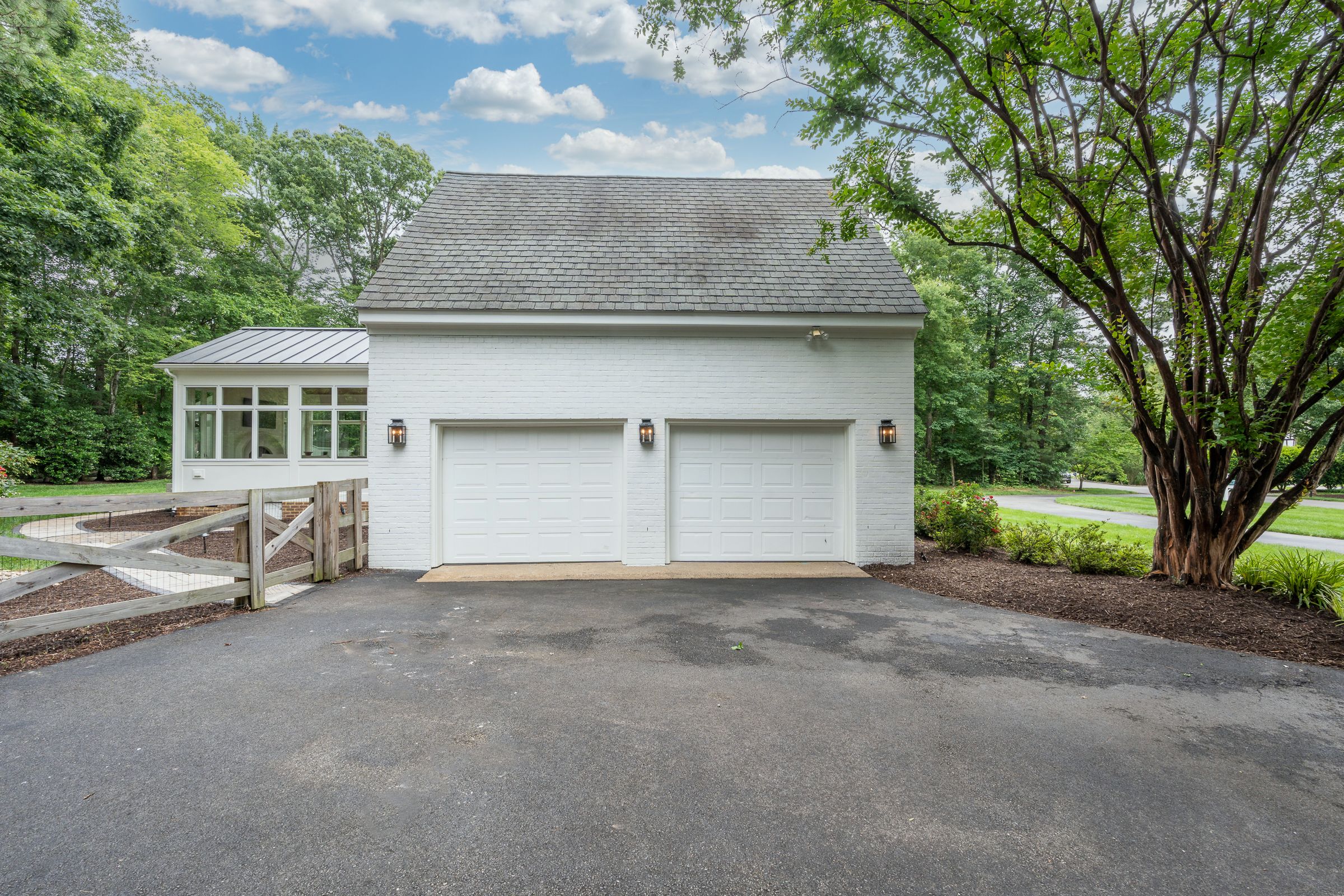 105 North Erlwood Court 