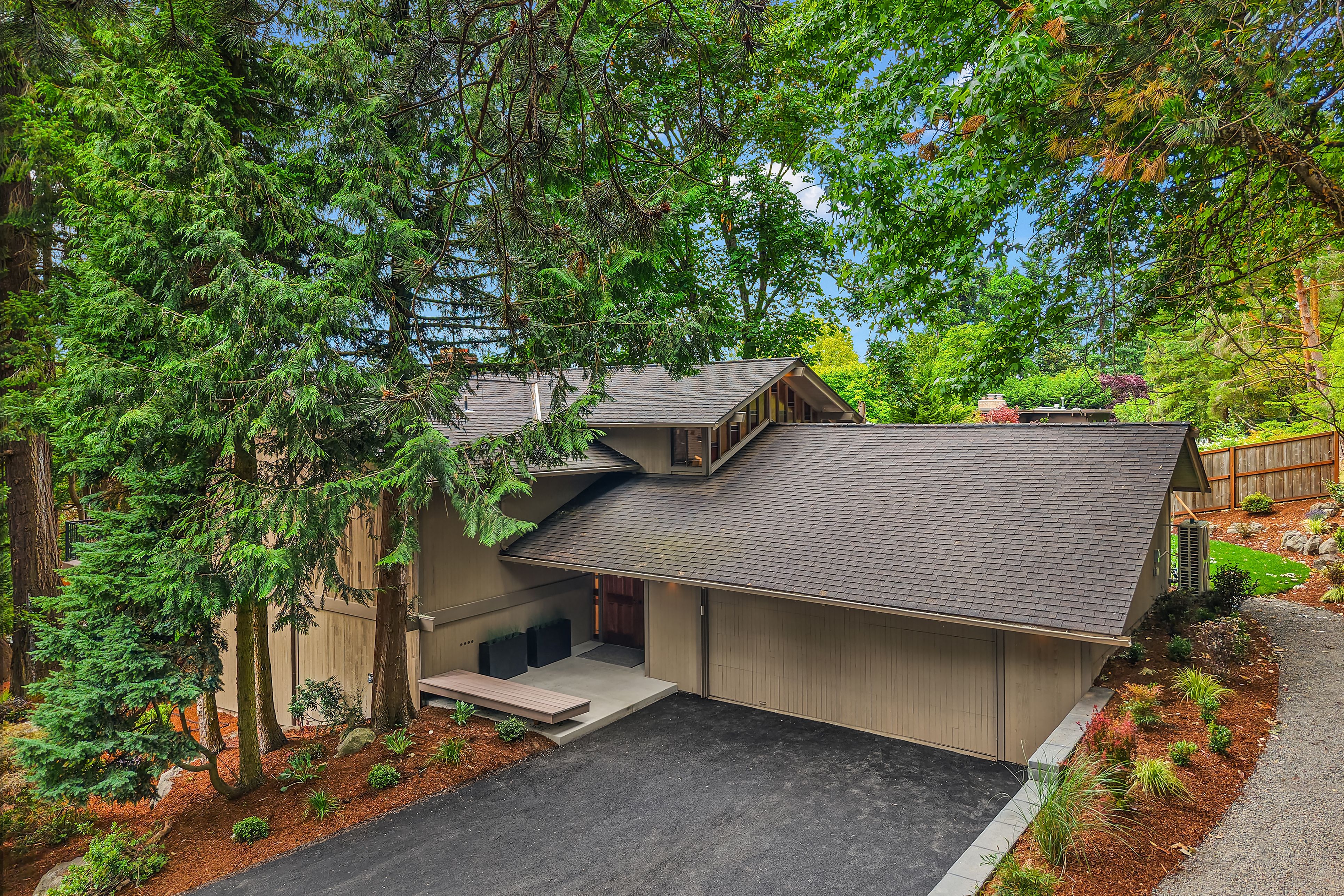 6750 W Mercer Wy 