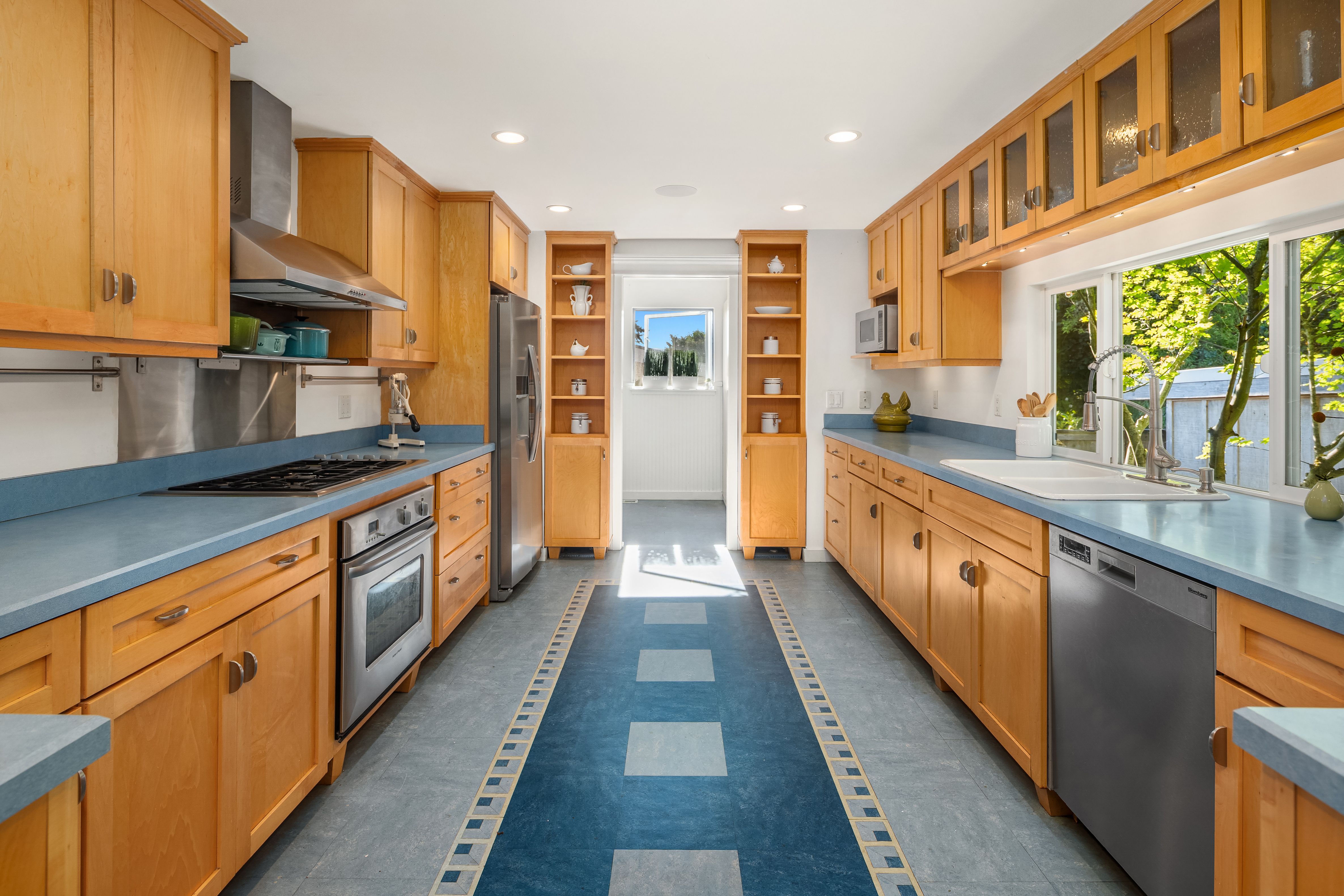 5414 SW Beach Drive Terr 