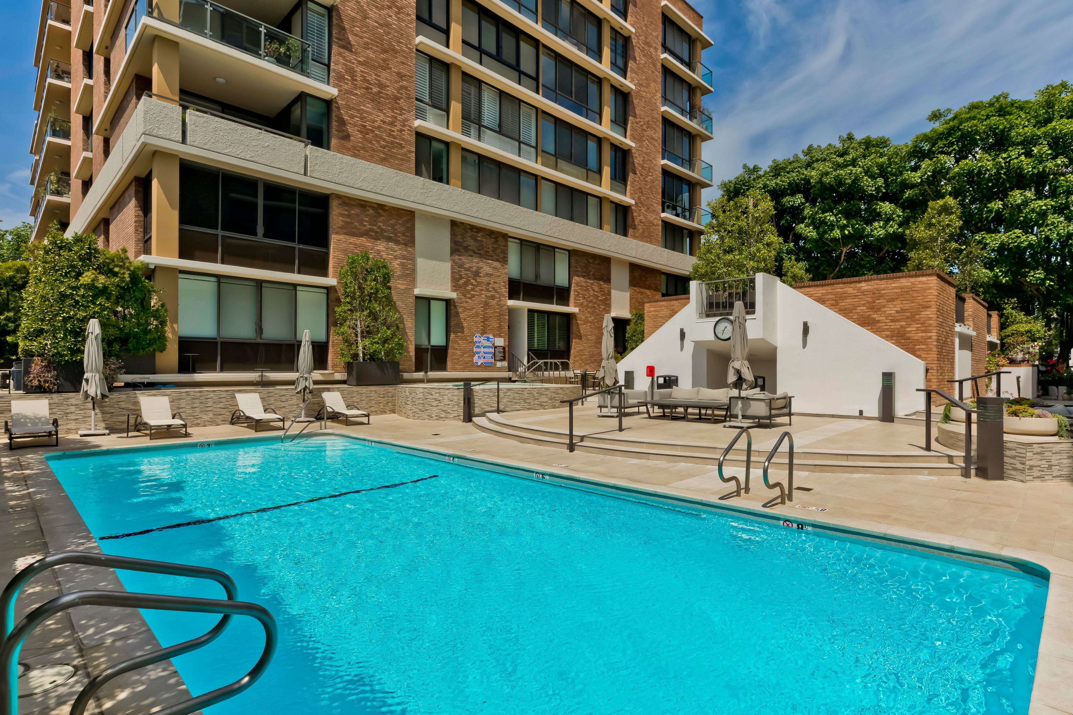 211 South Spalding Drive 403S