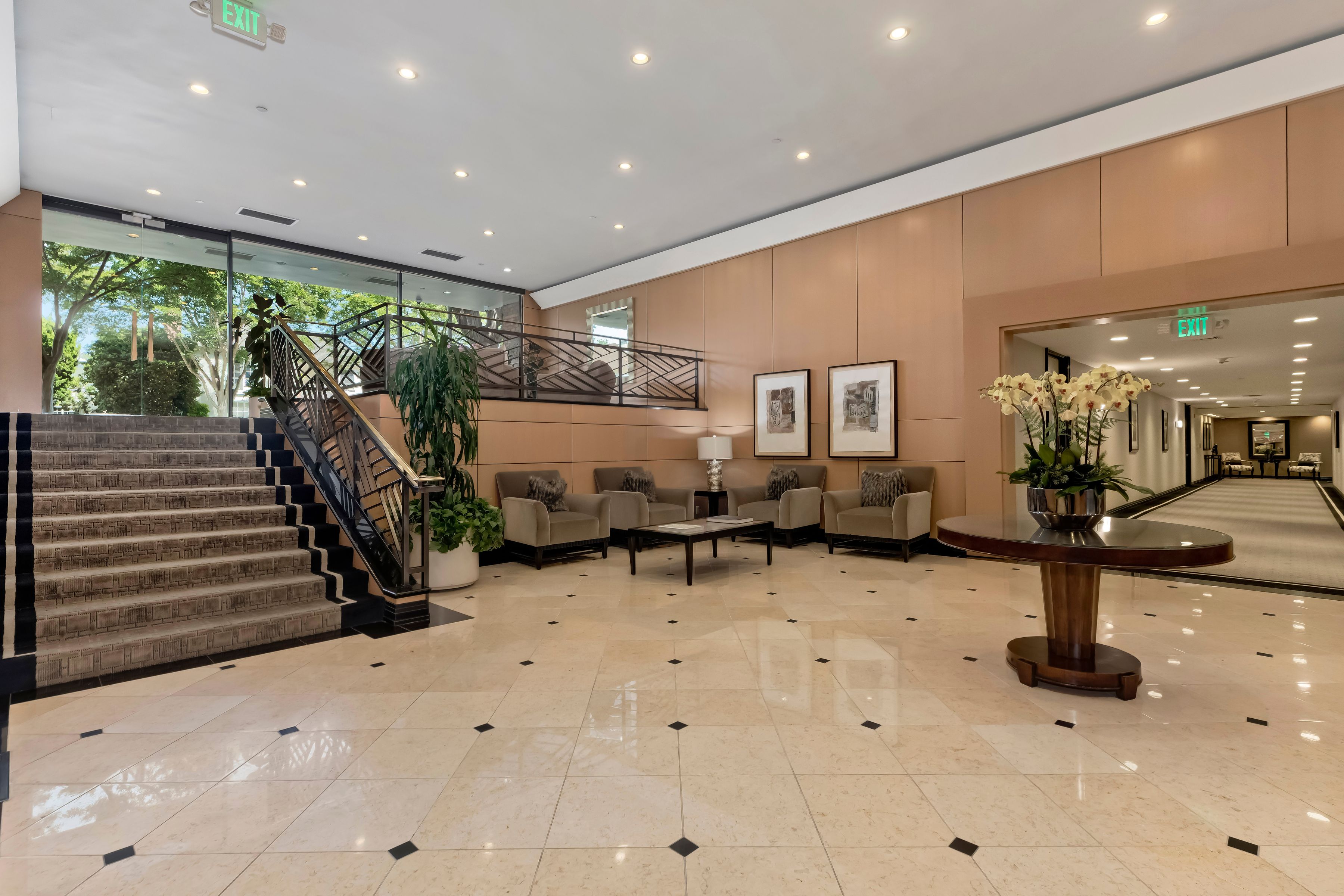 211 South Spalding Drive 403S