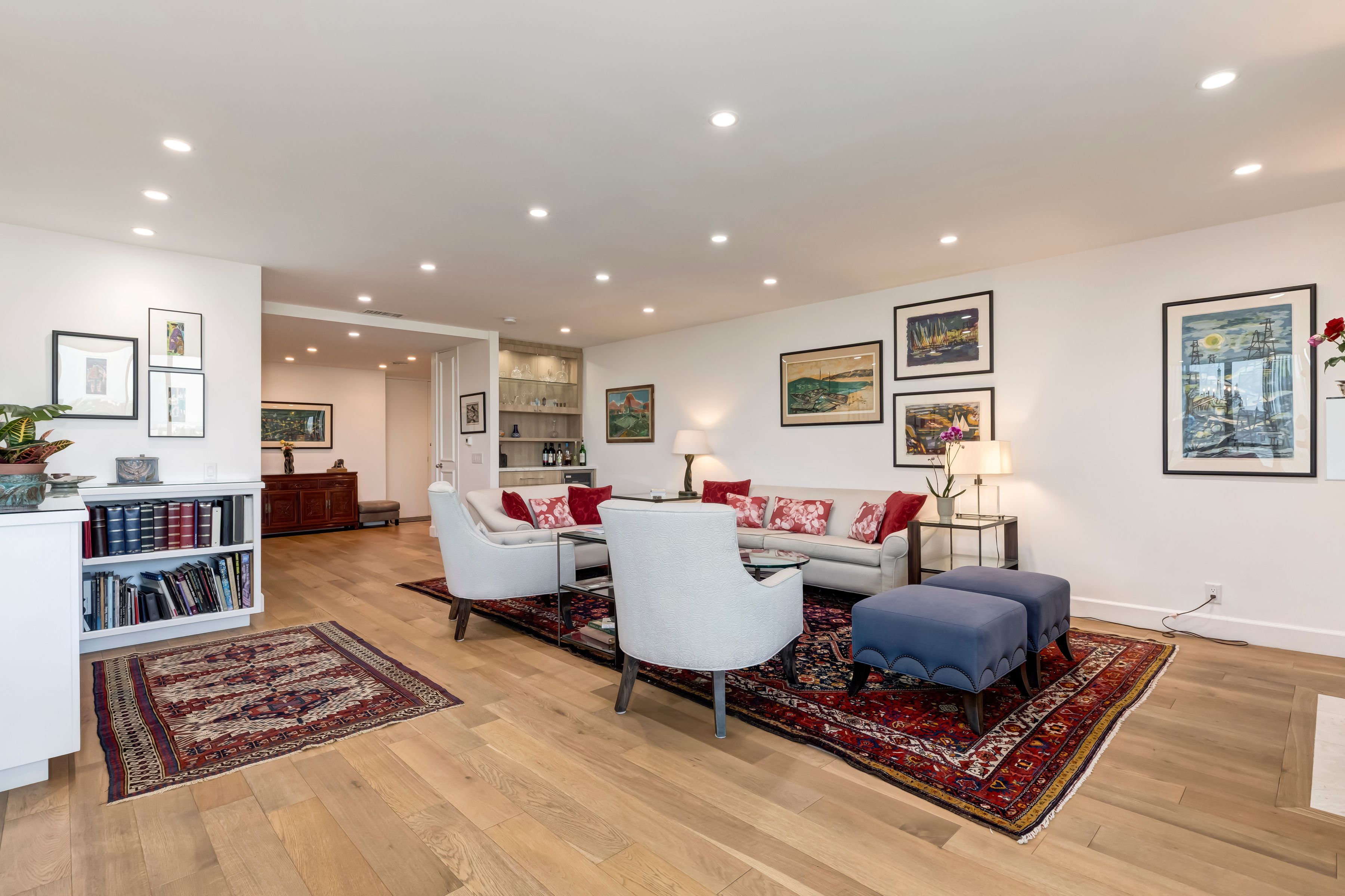 211 South Spalding Drive 403S