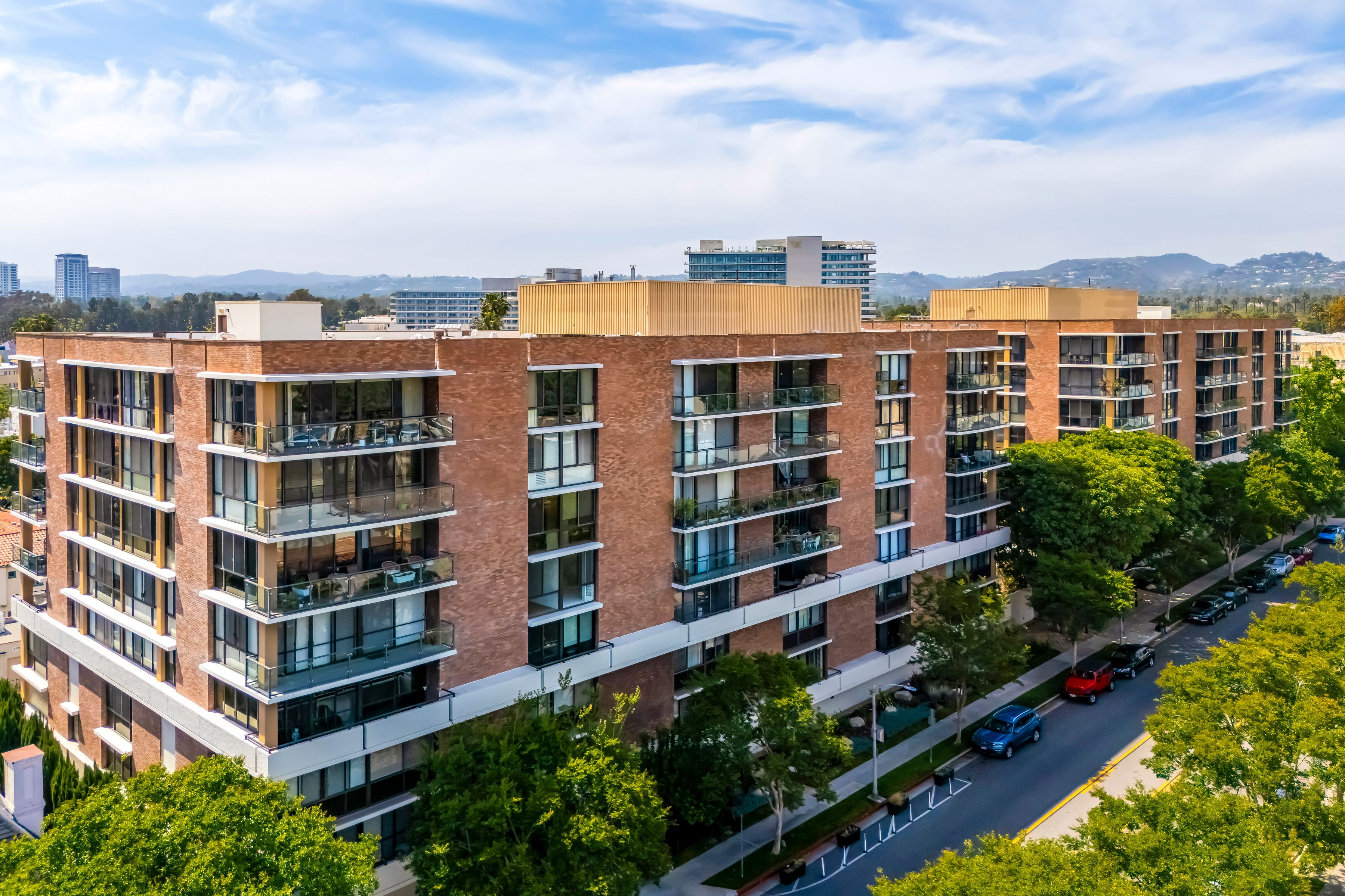 211 South Spalding Drive 403S
