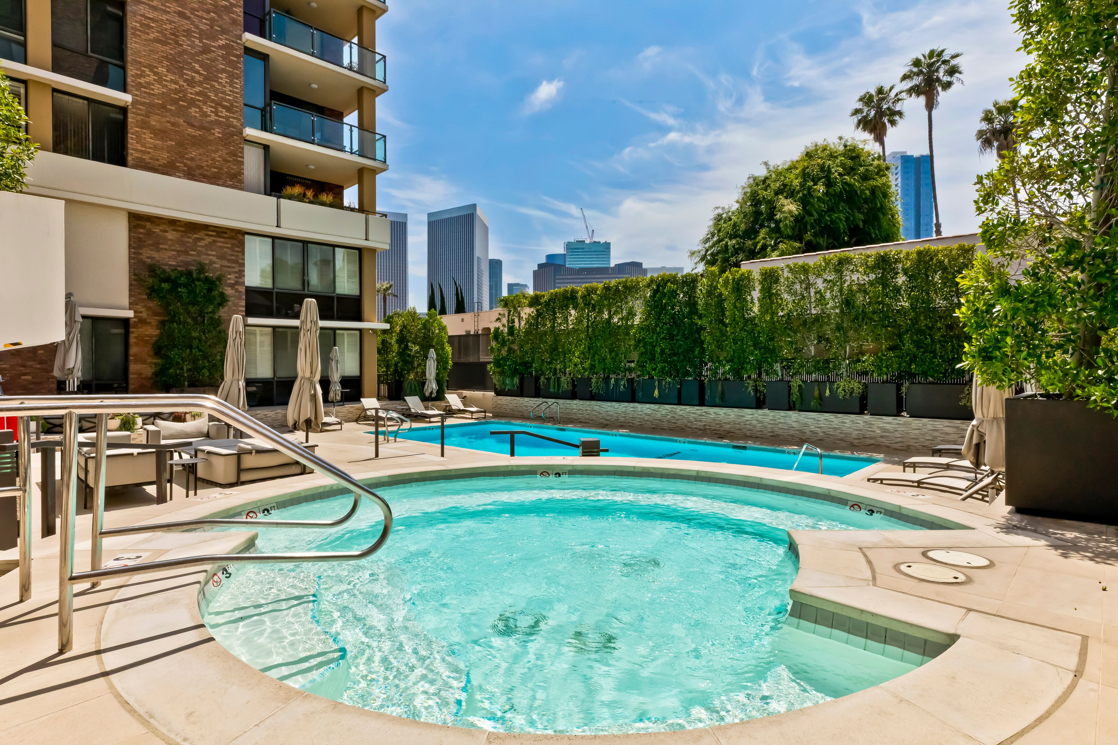 211 South Spalding Drive 403S