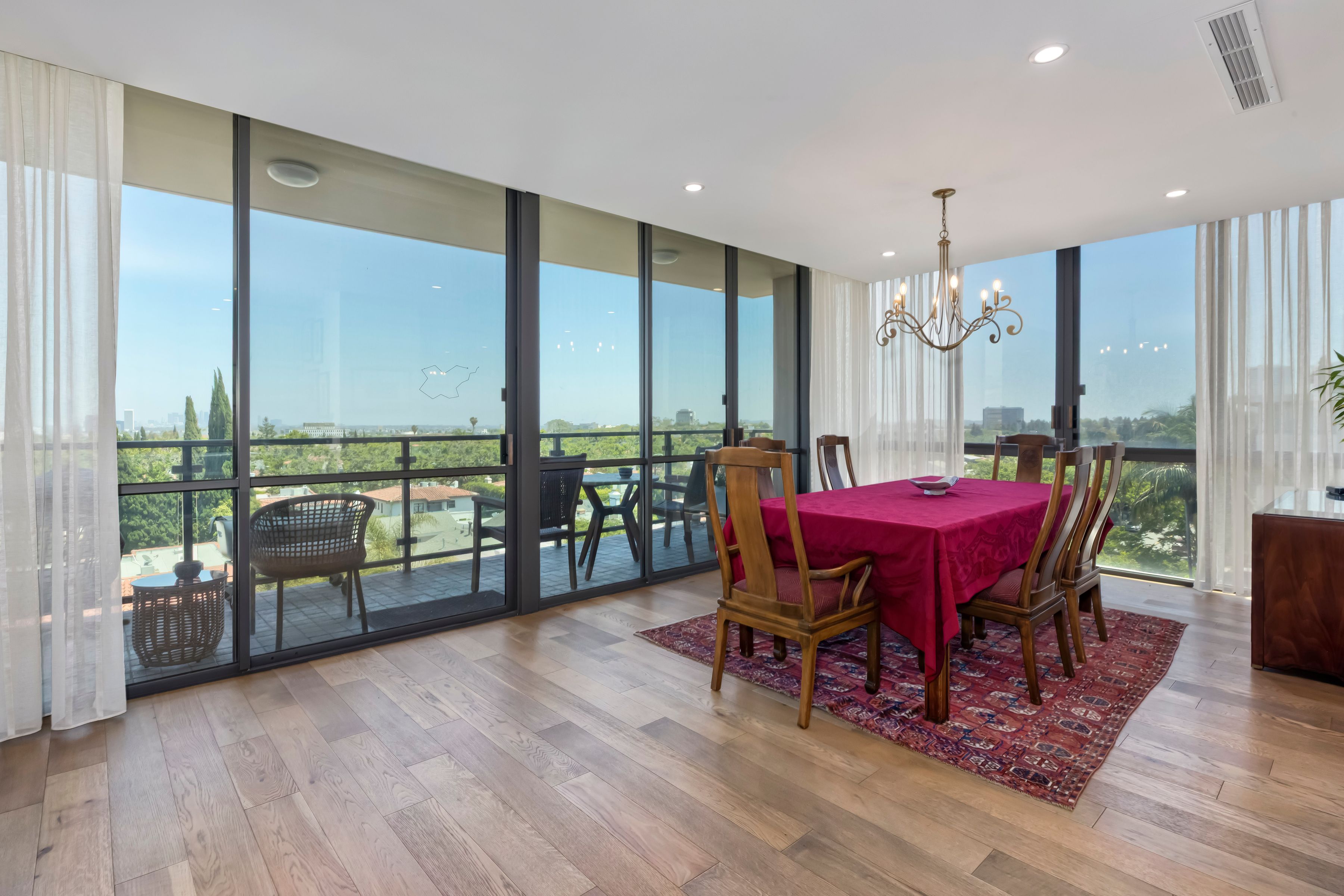 211 South Spalding Drive 403S