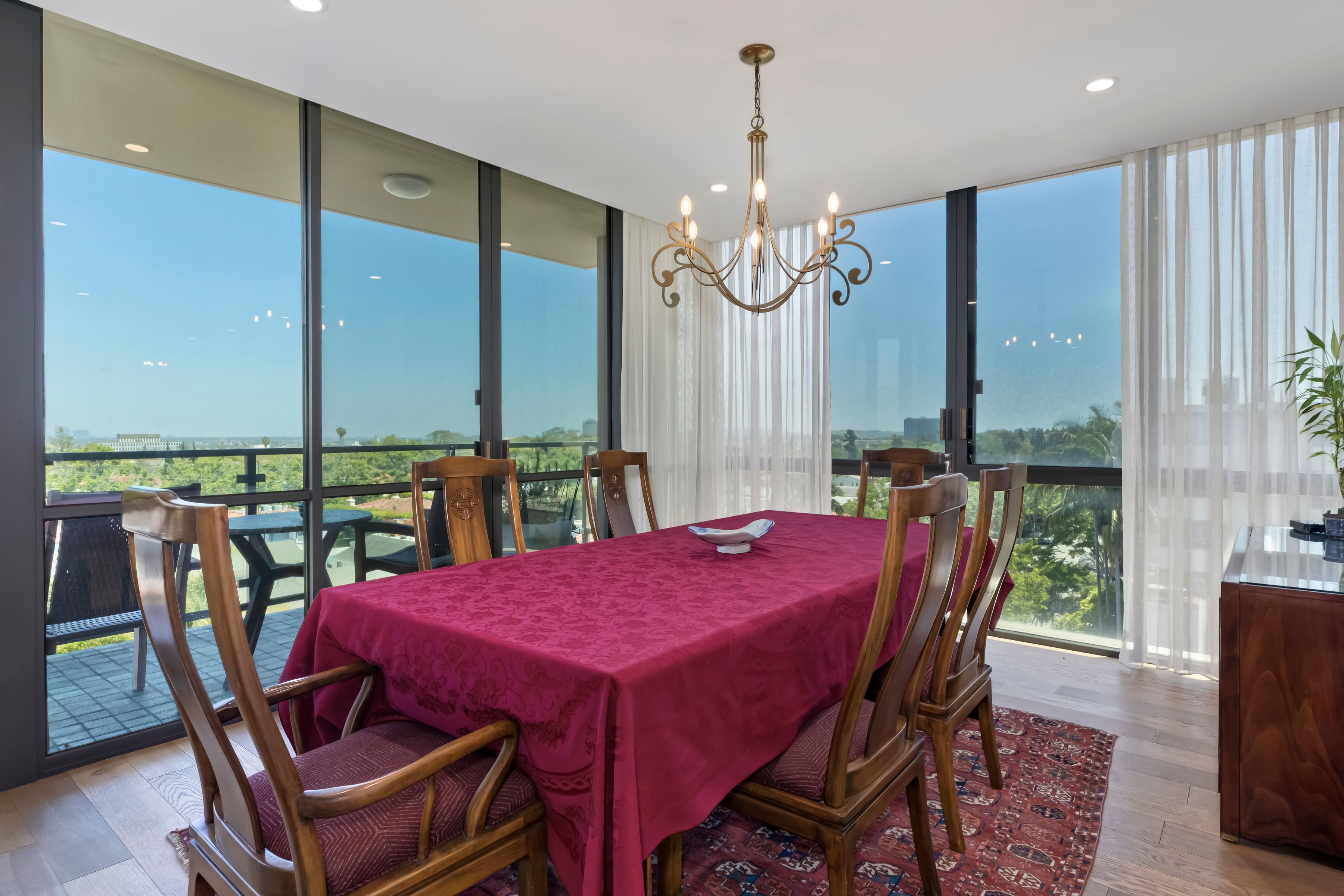 211 South Spalding Drive 403S