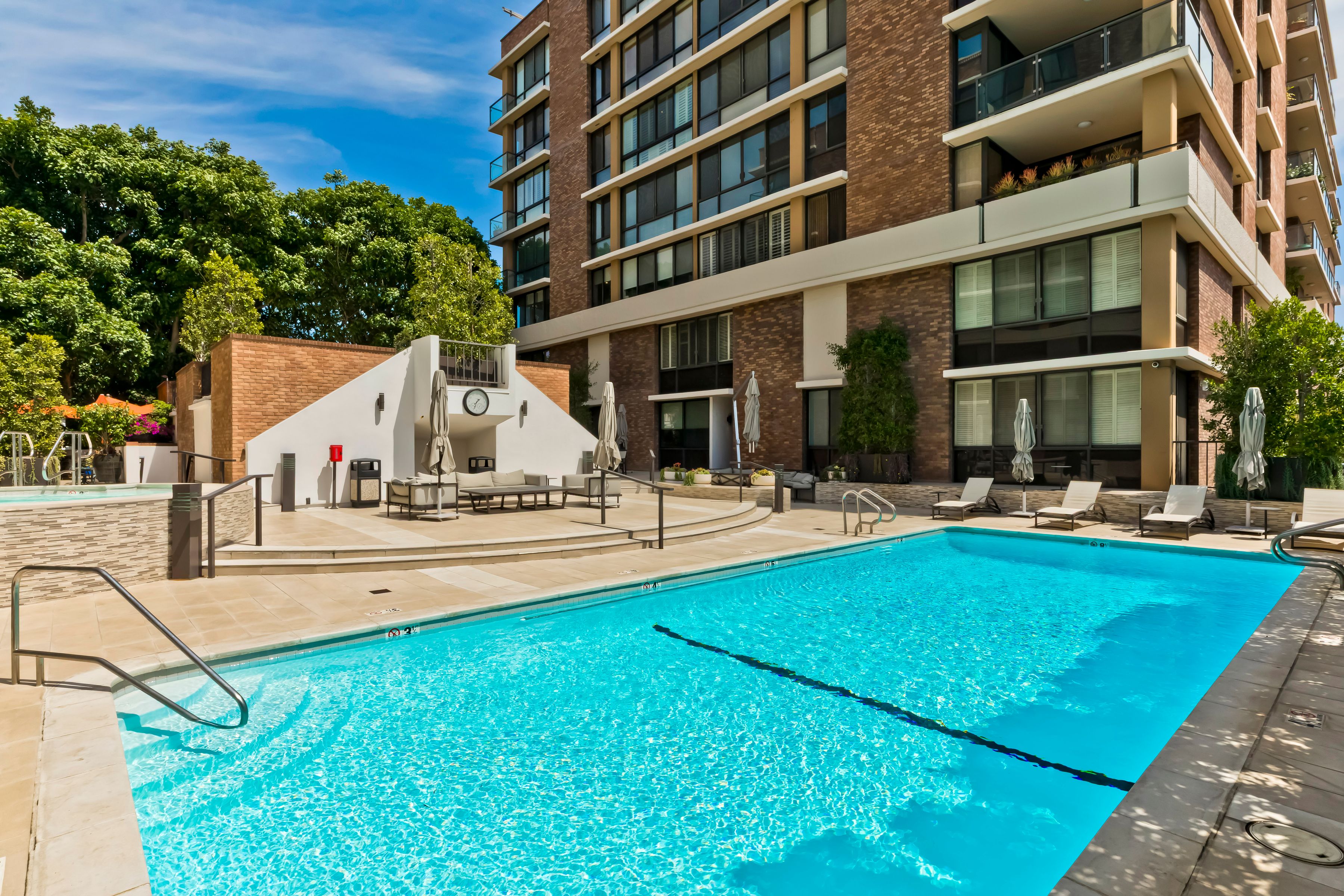 211 South Spalding Drive 403S