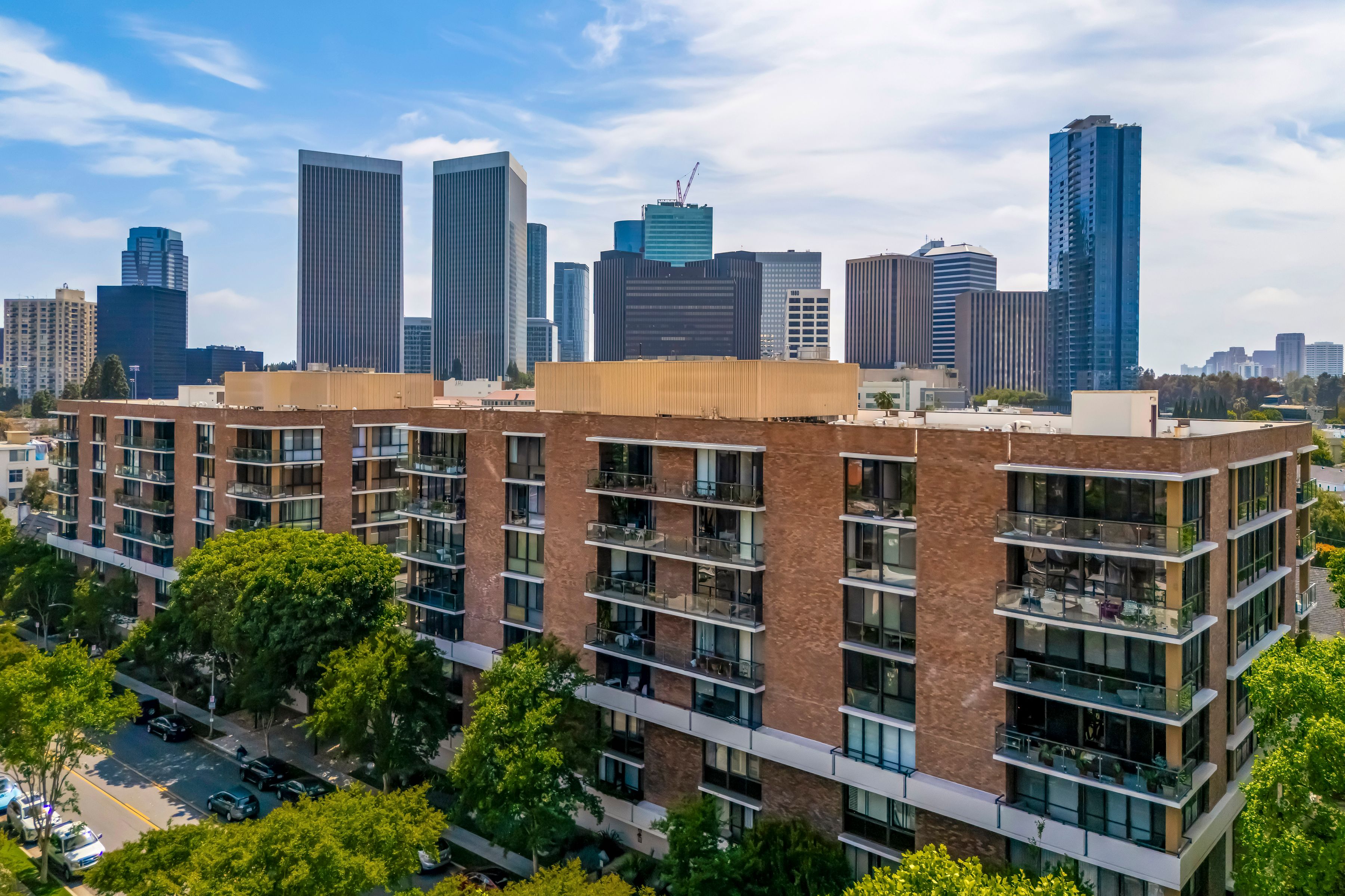 211 South Spalding Drive 403S