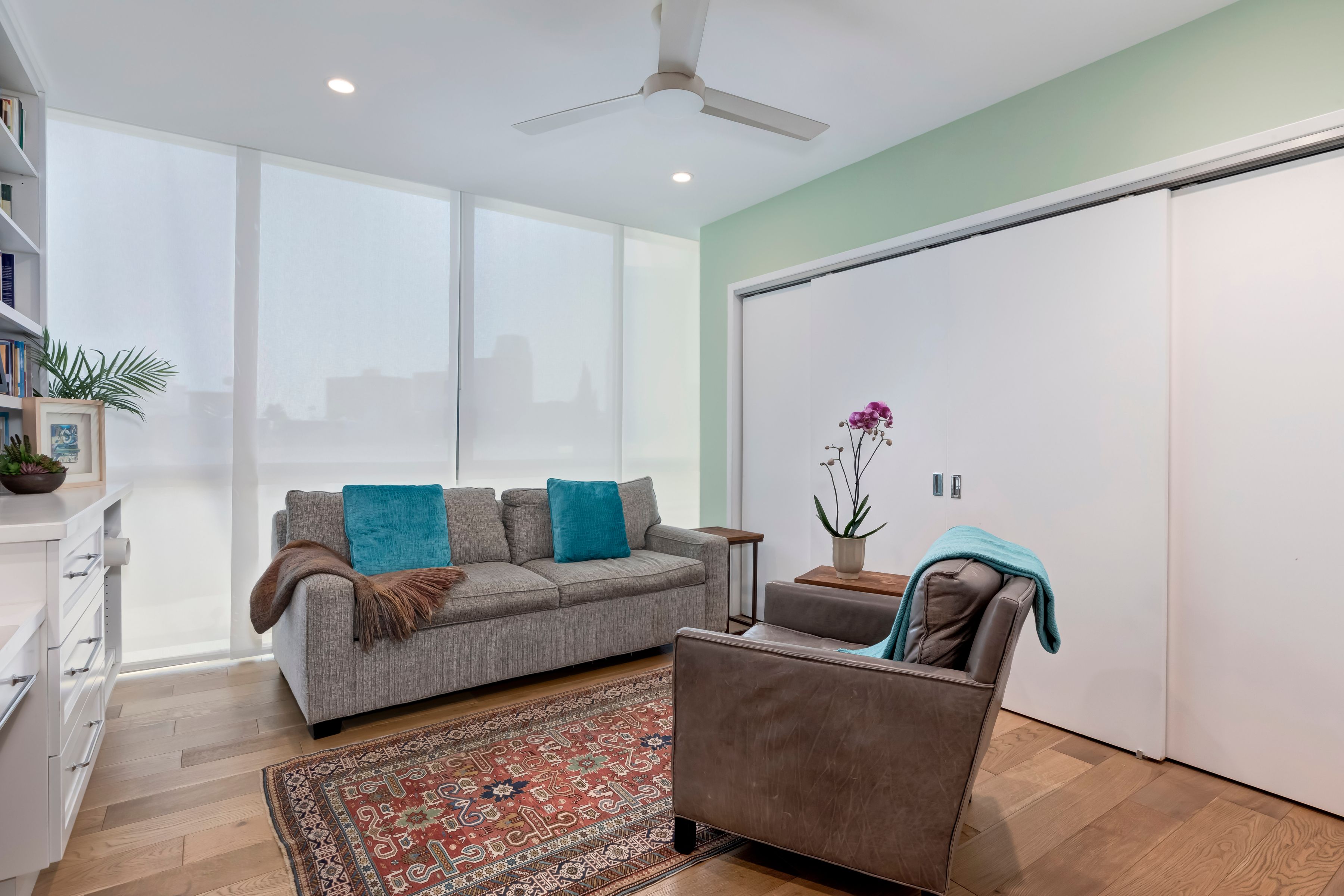 211 South Spalding Drive 403S