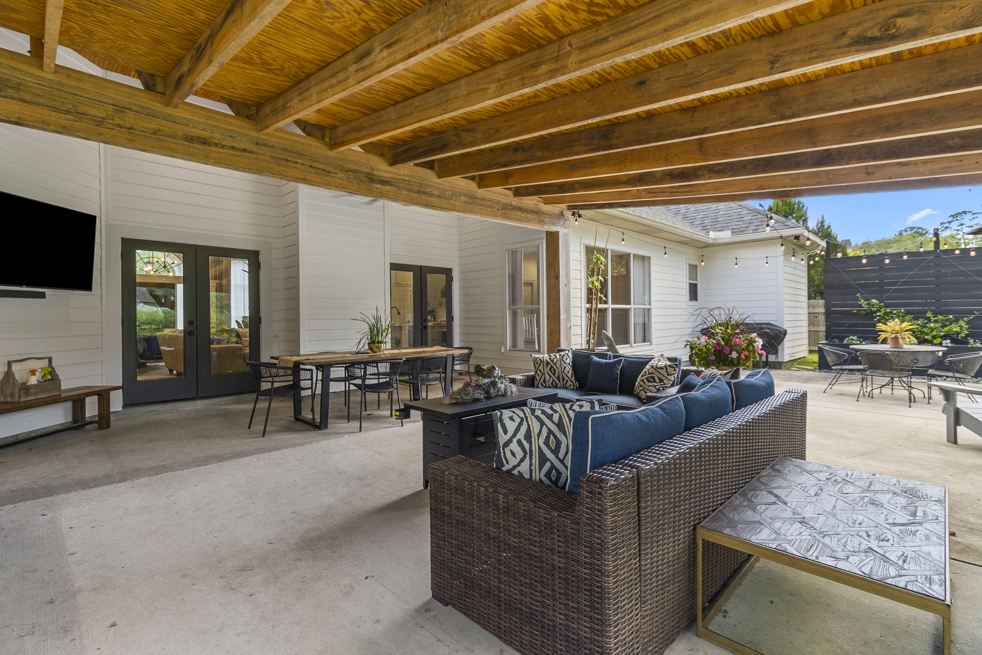 648 Avenue De Bellevue 