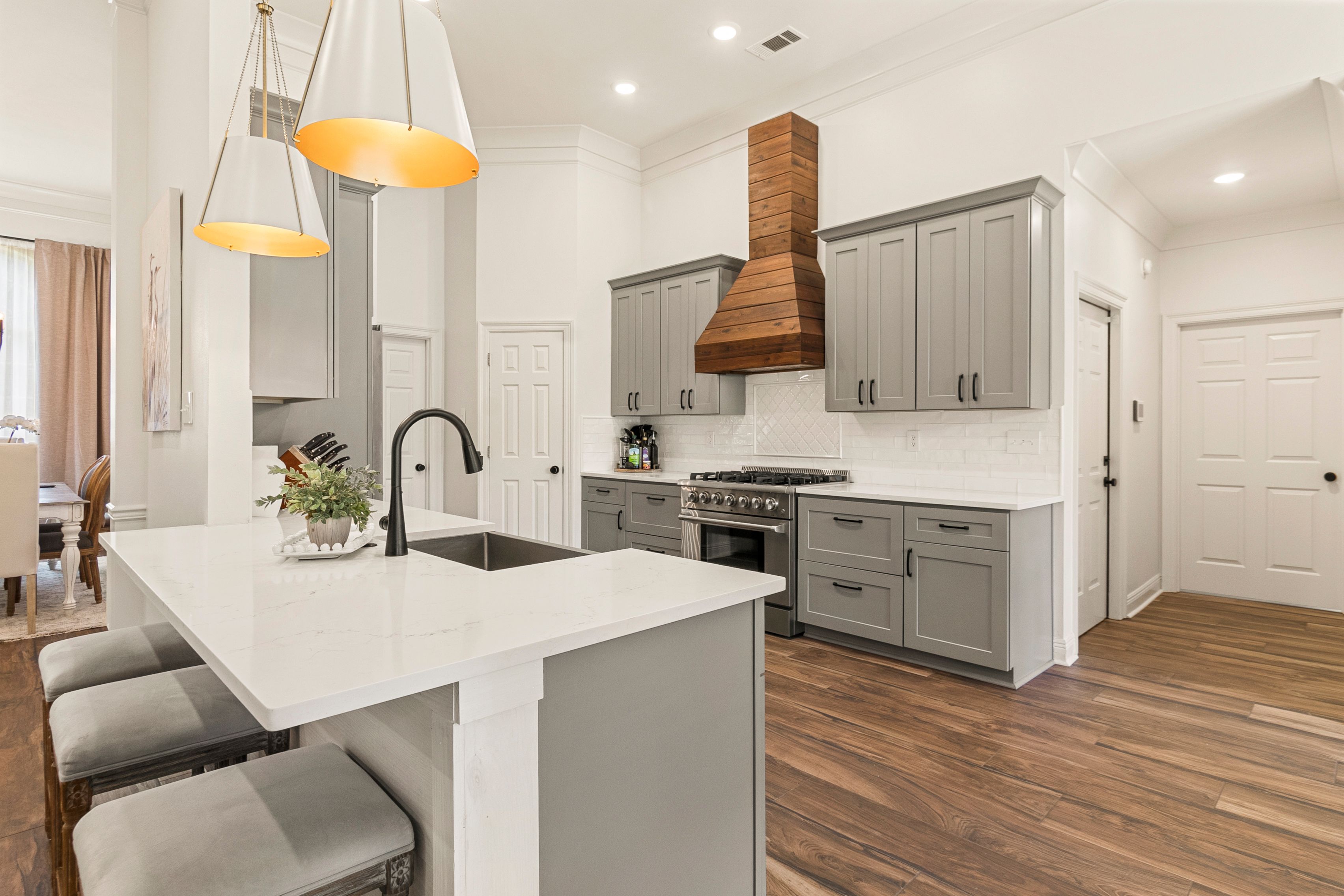 648 Avenue De Bellevue 