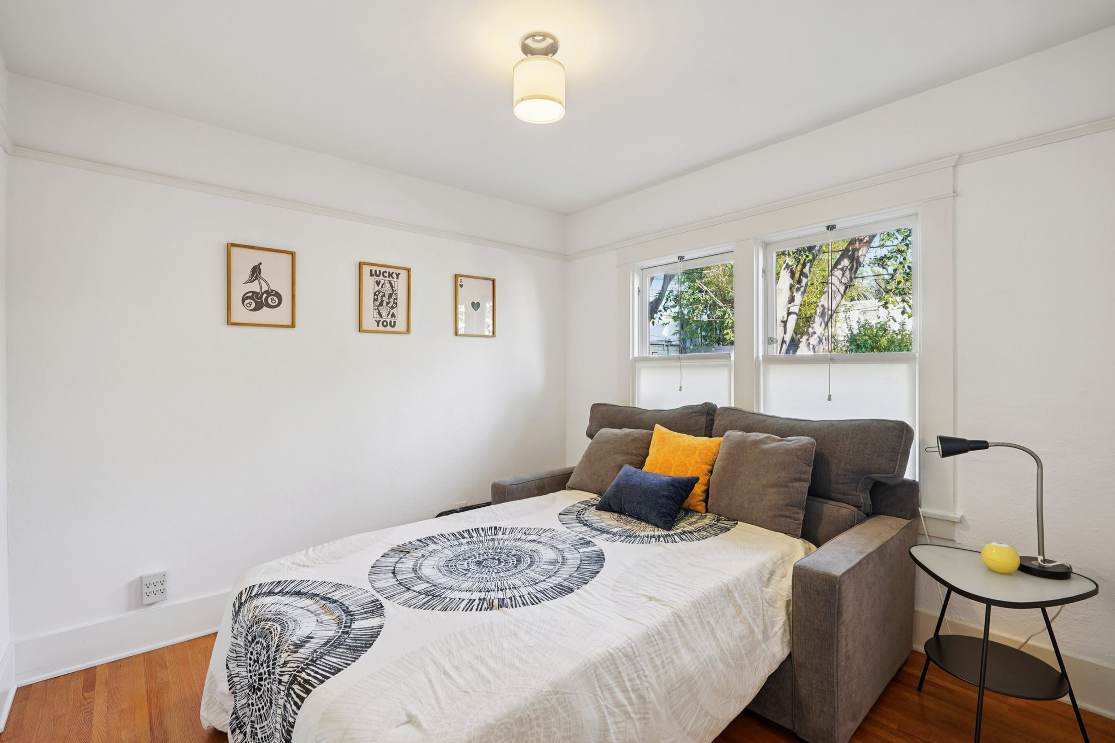 813 Crestmoore Place