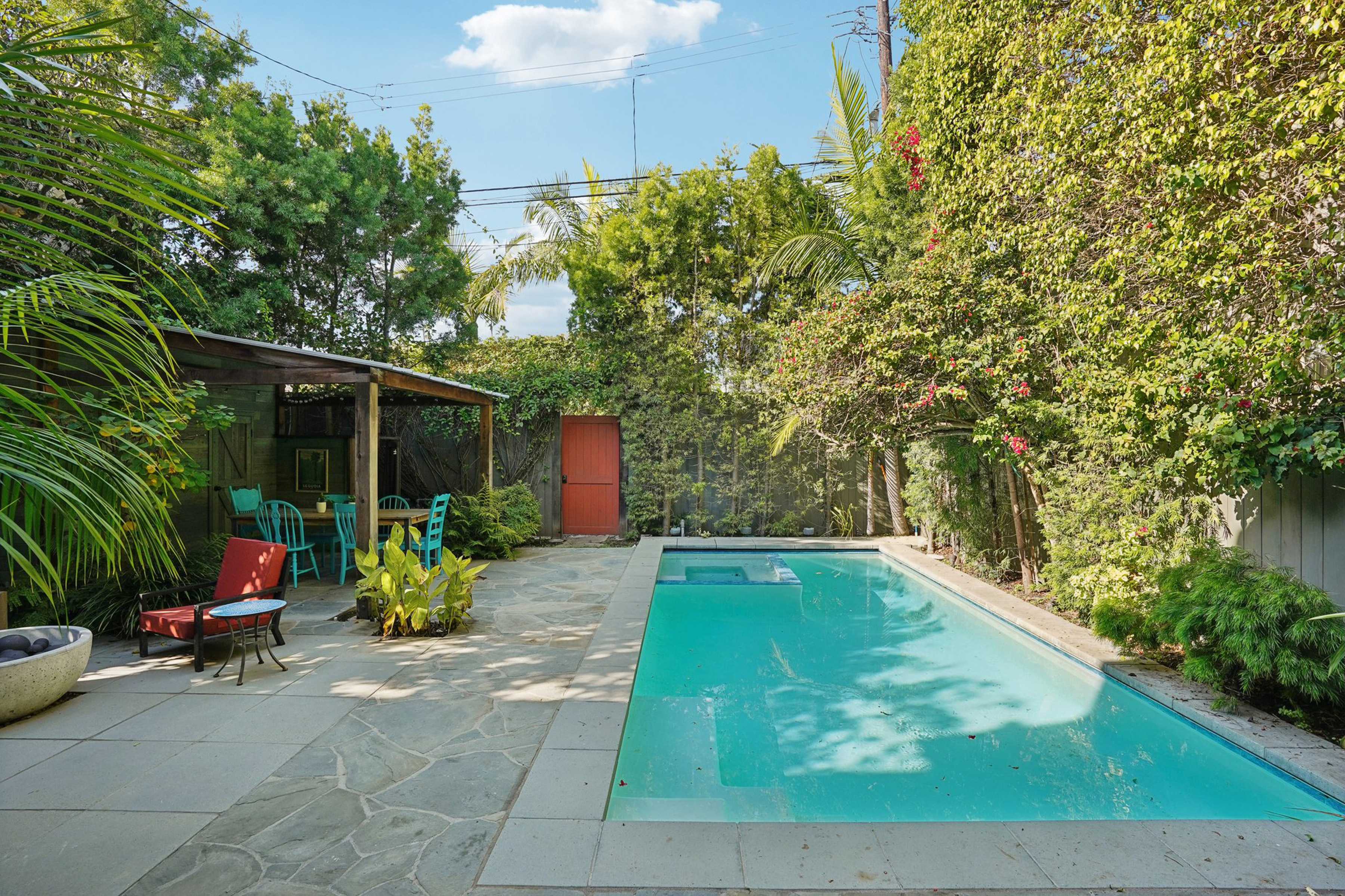 813 Crestmoore Place