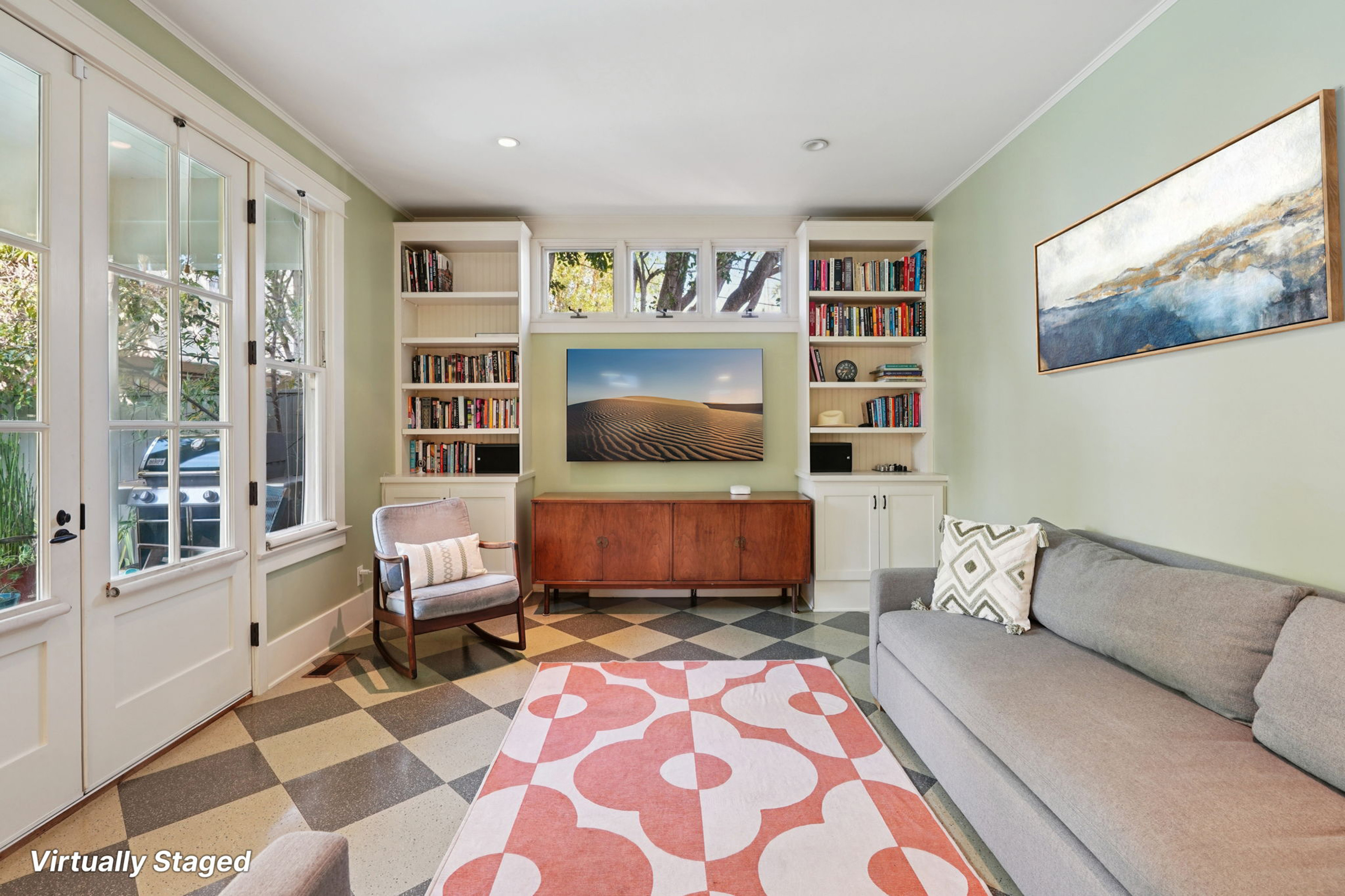 813 Crestmoore Place