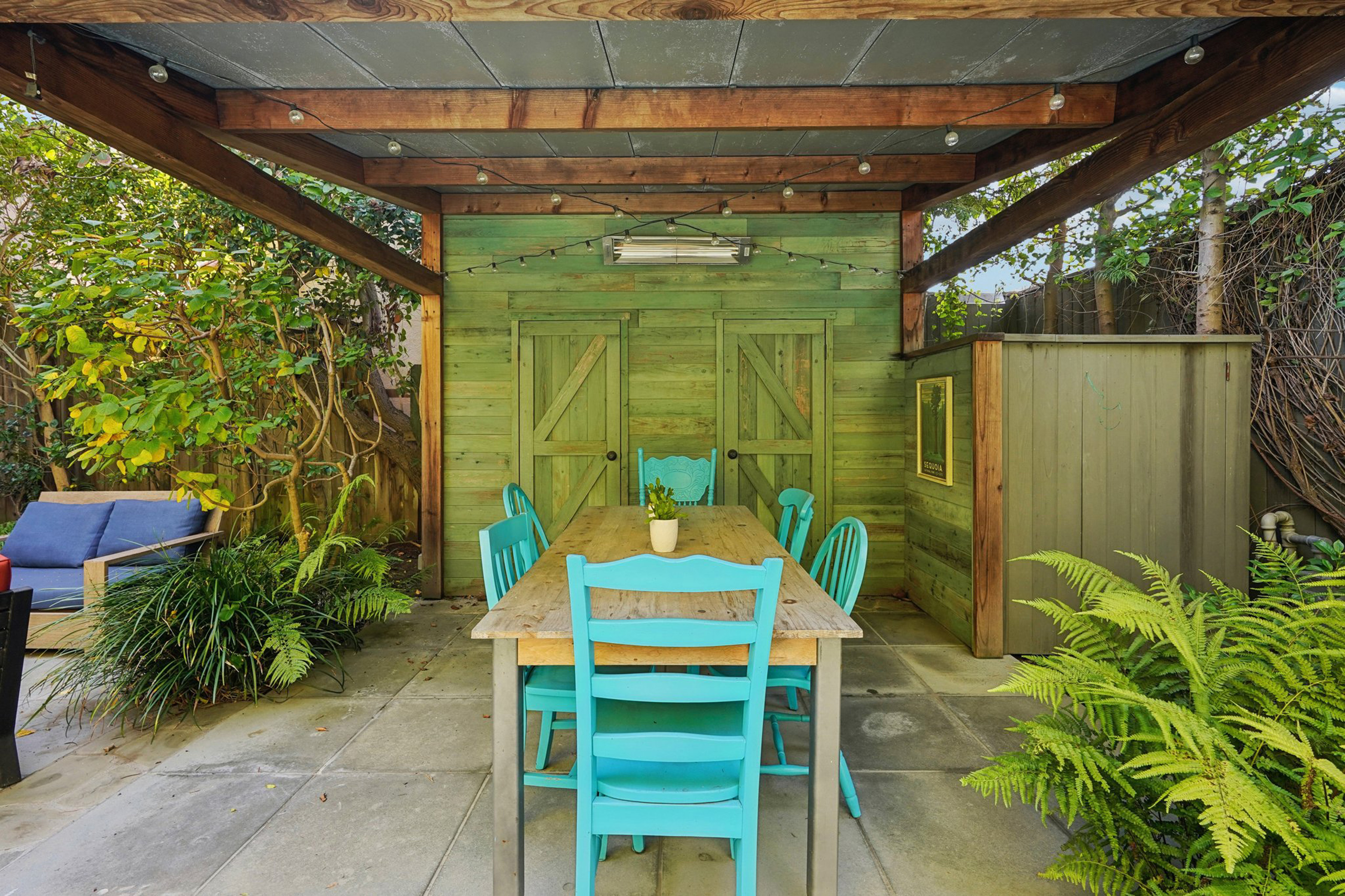 813 Crestmoore Place