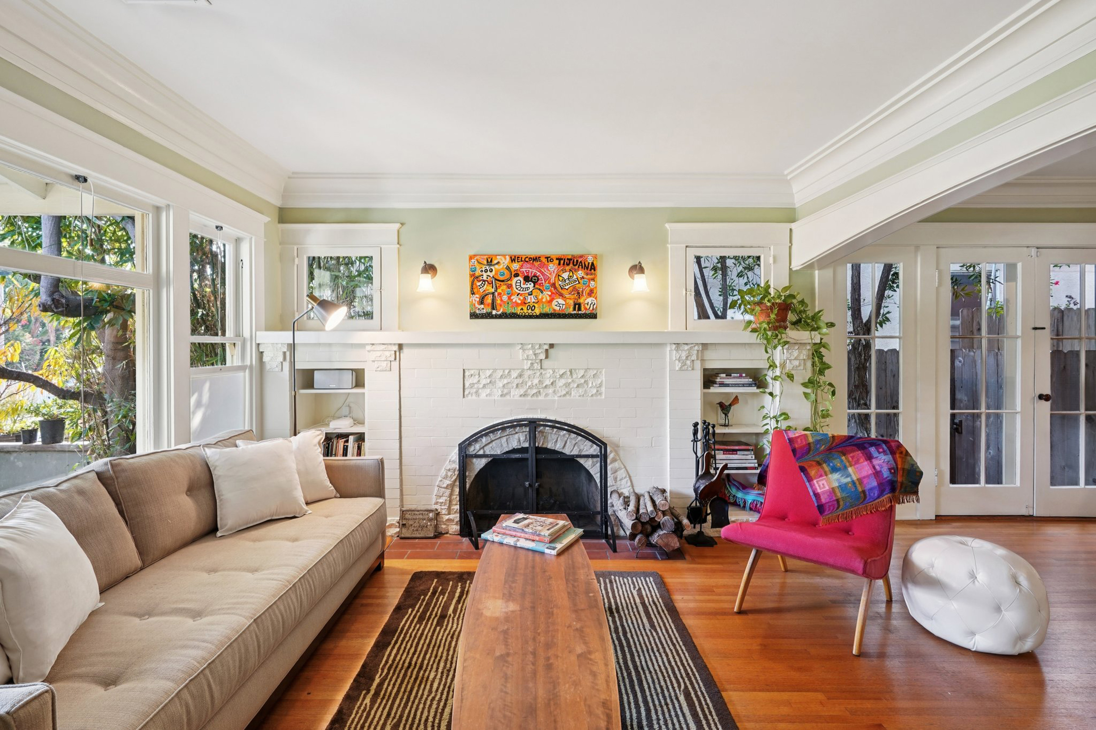 813 Crestmoore Place