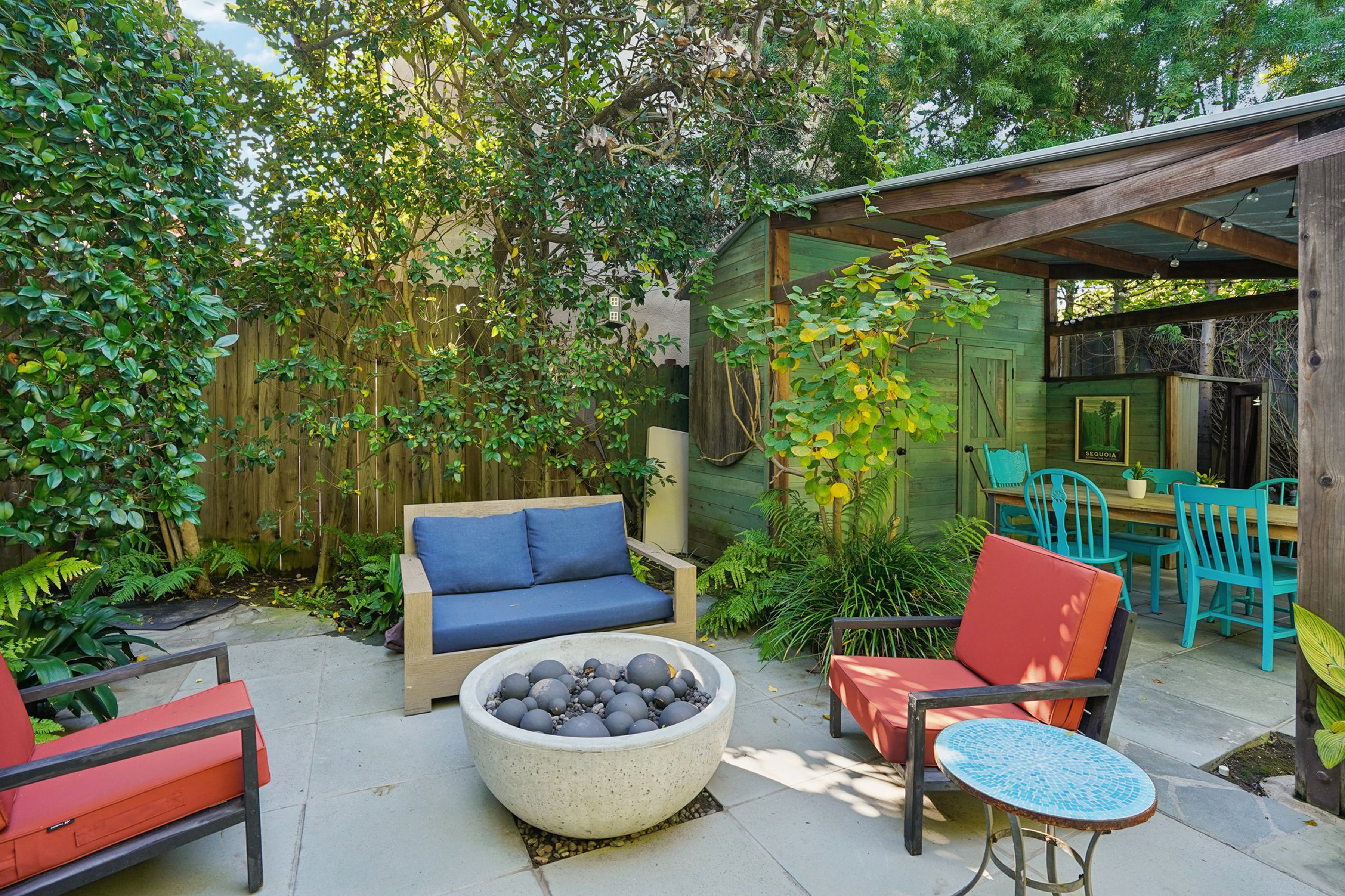 813 Crestmoore Place