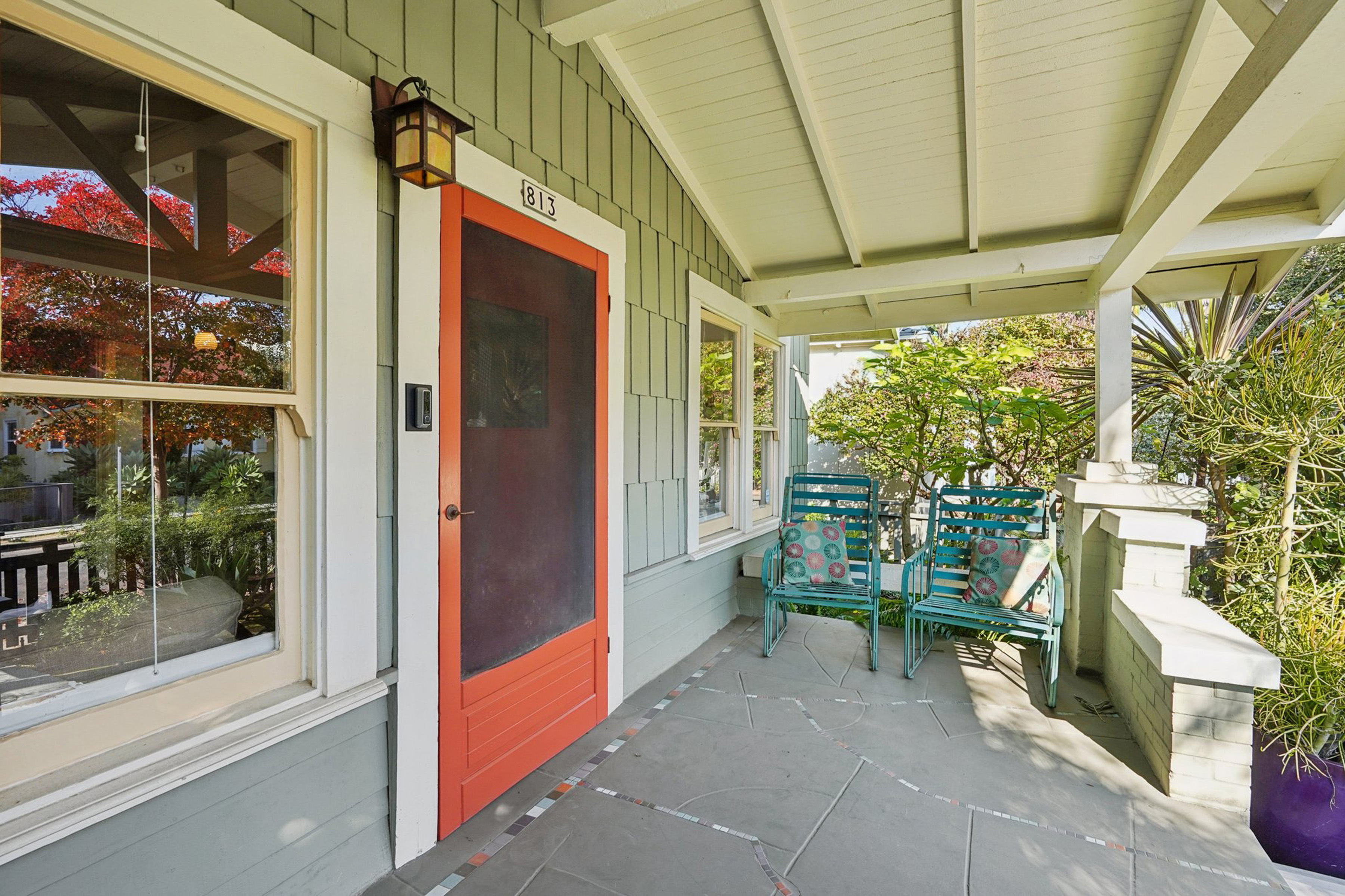 813 Crestmoore Place