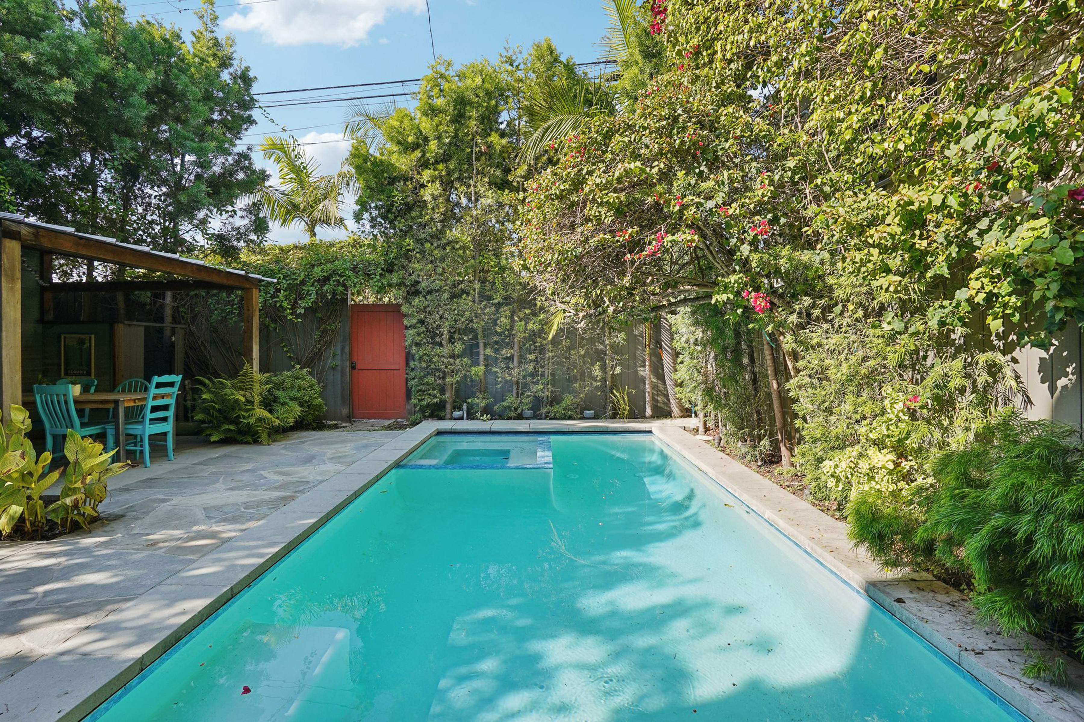 813 Crestmoore Place