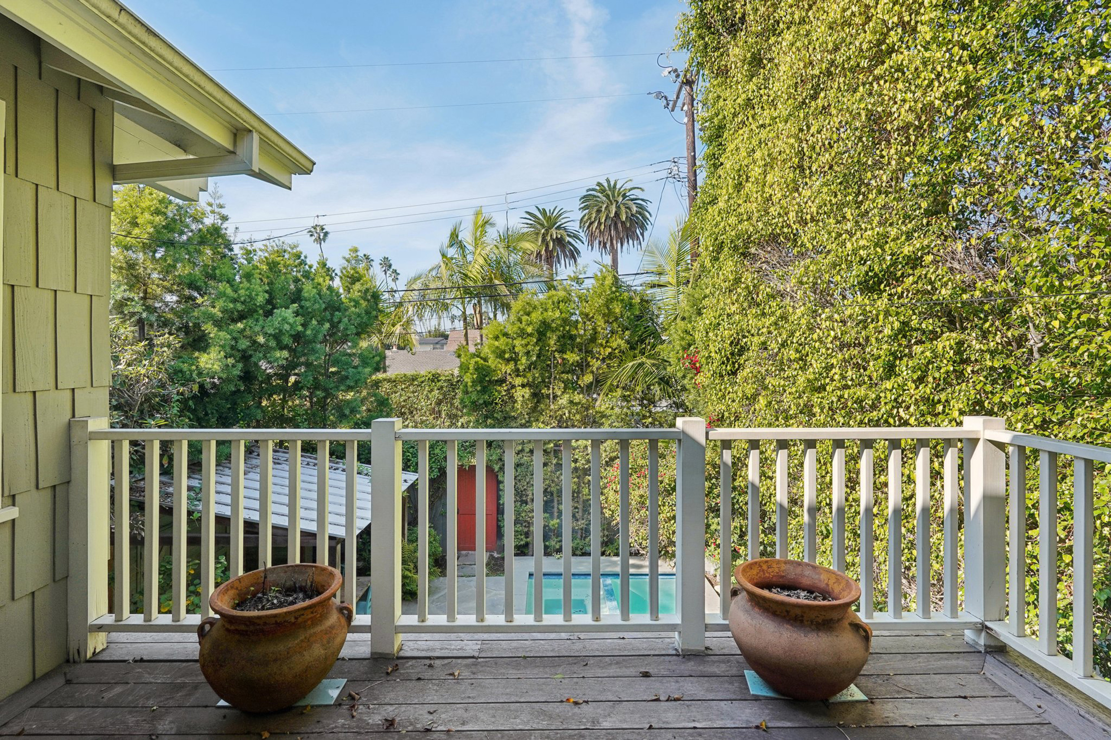 813 Crestmoore Place