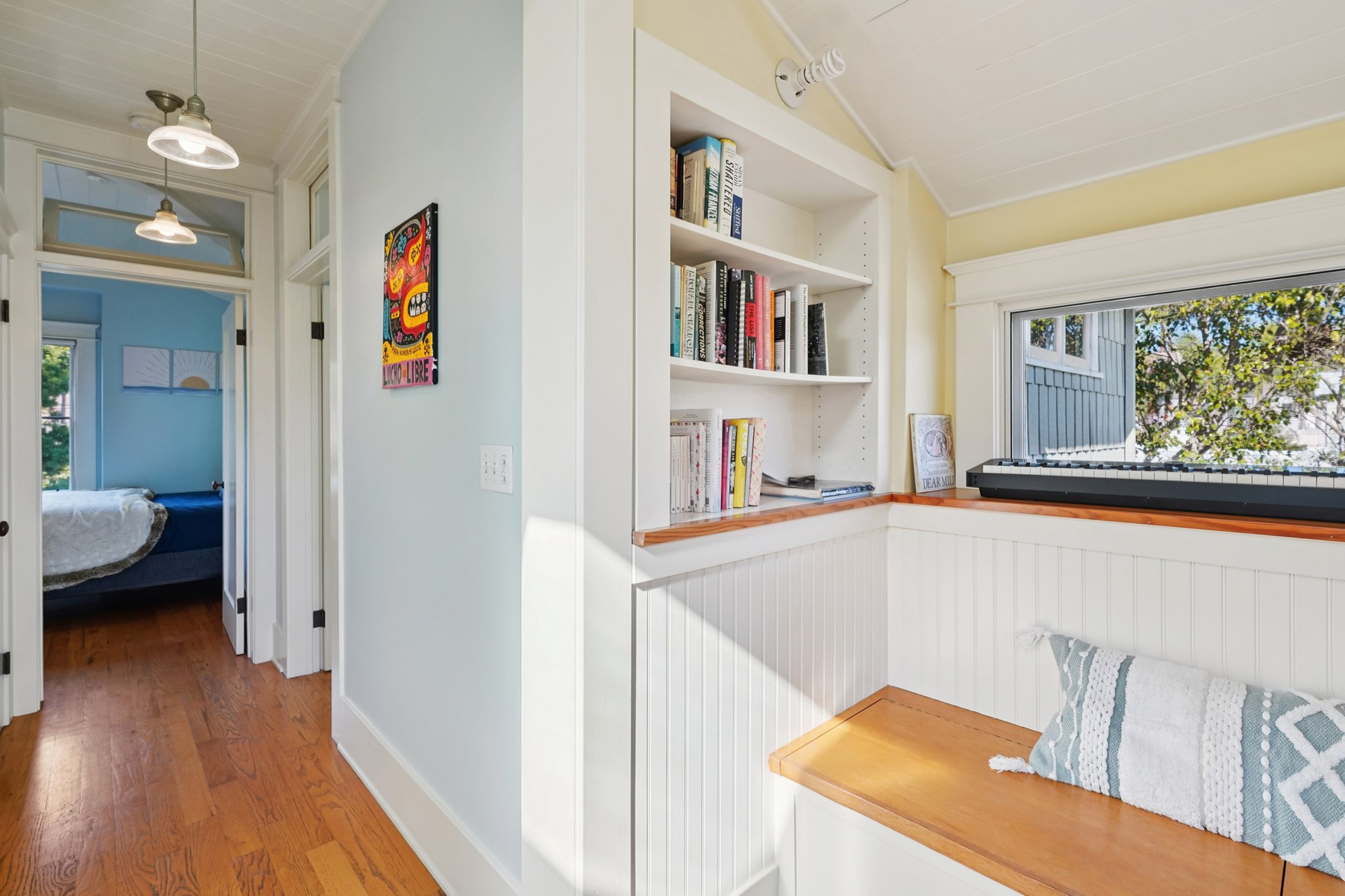 813 Crestmoore Place