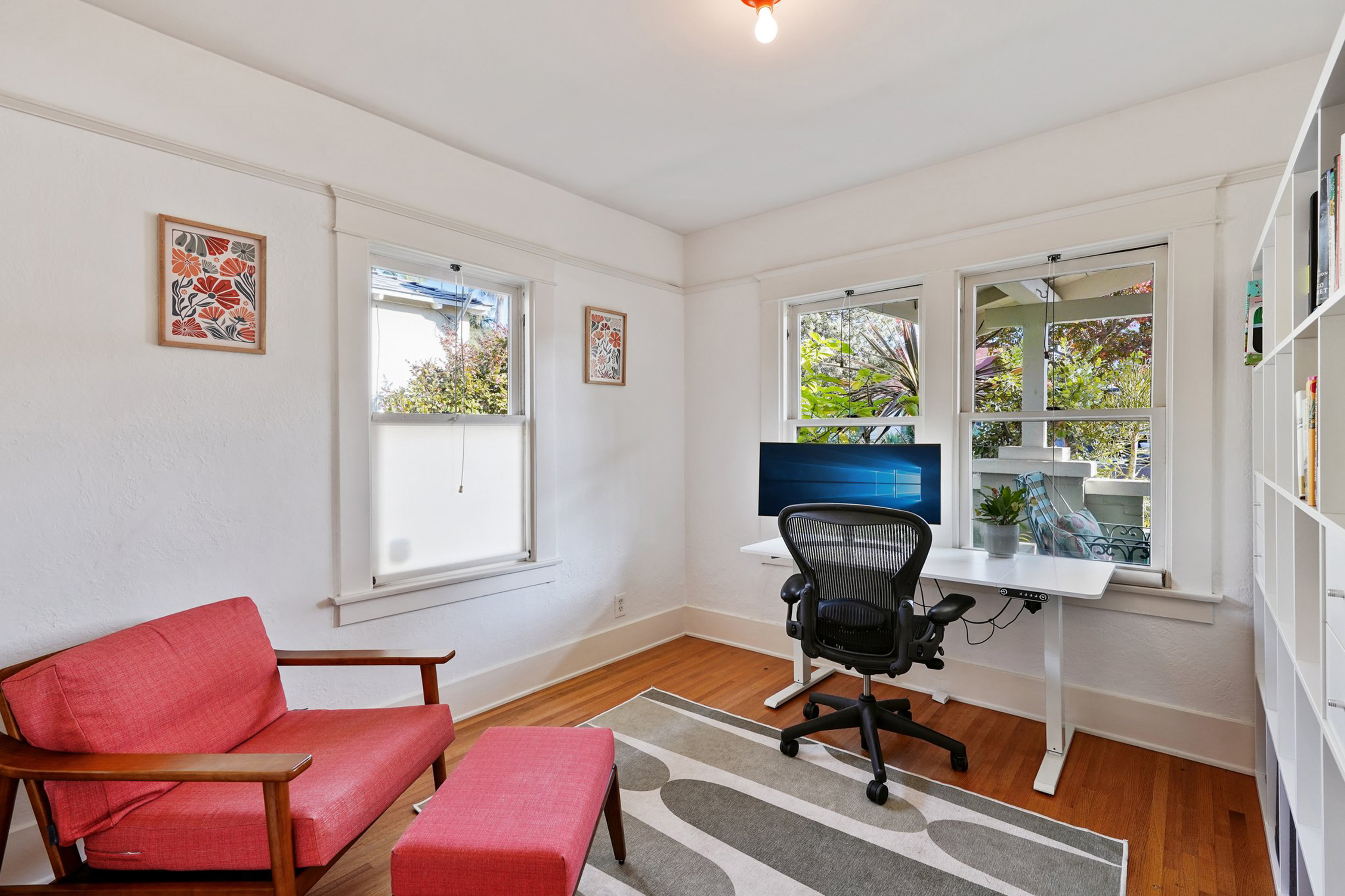 813 Crestmoore Place