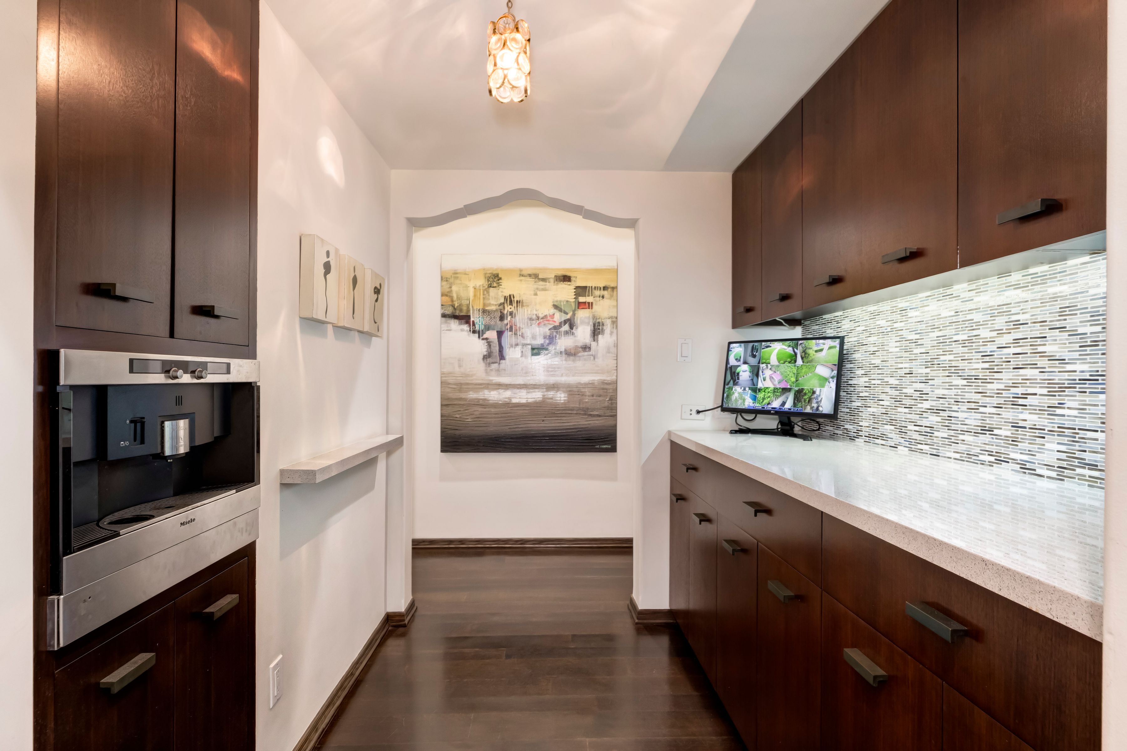 10778 Weyburn Avenue