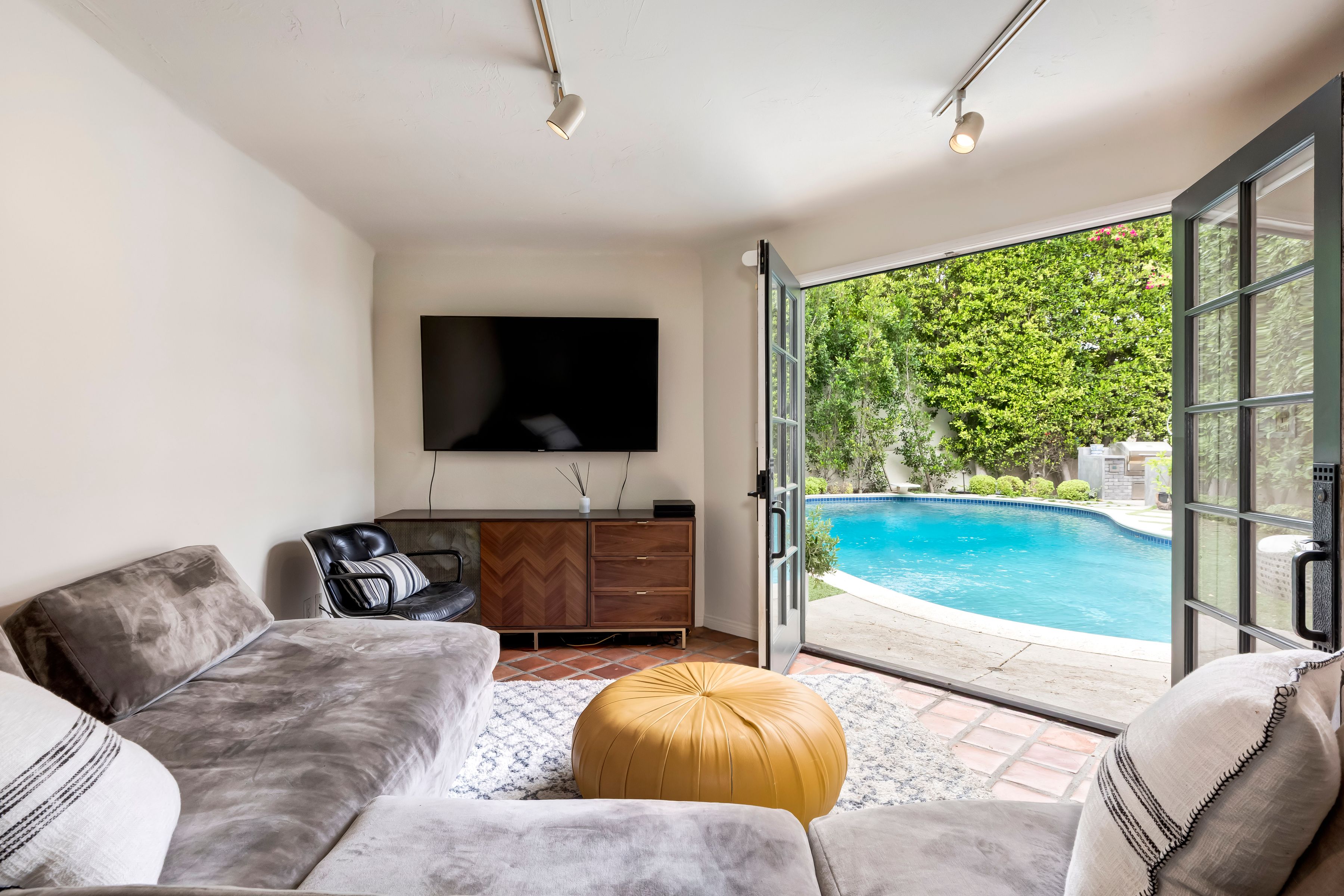 10778 Weyburn Avenue