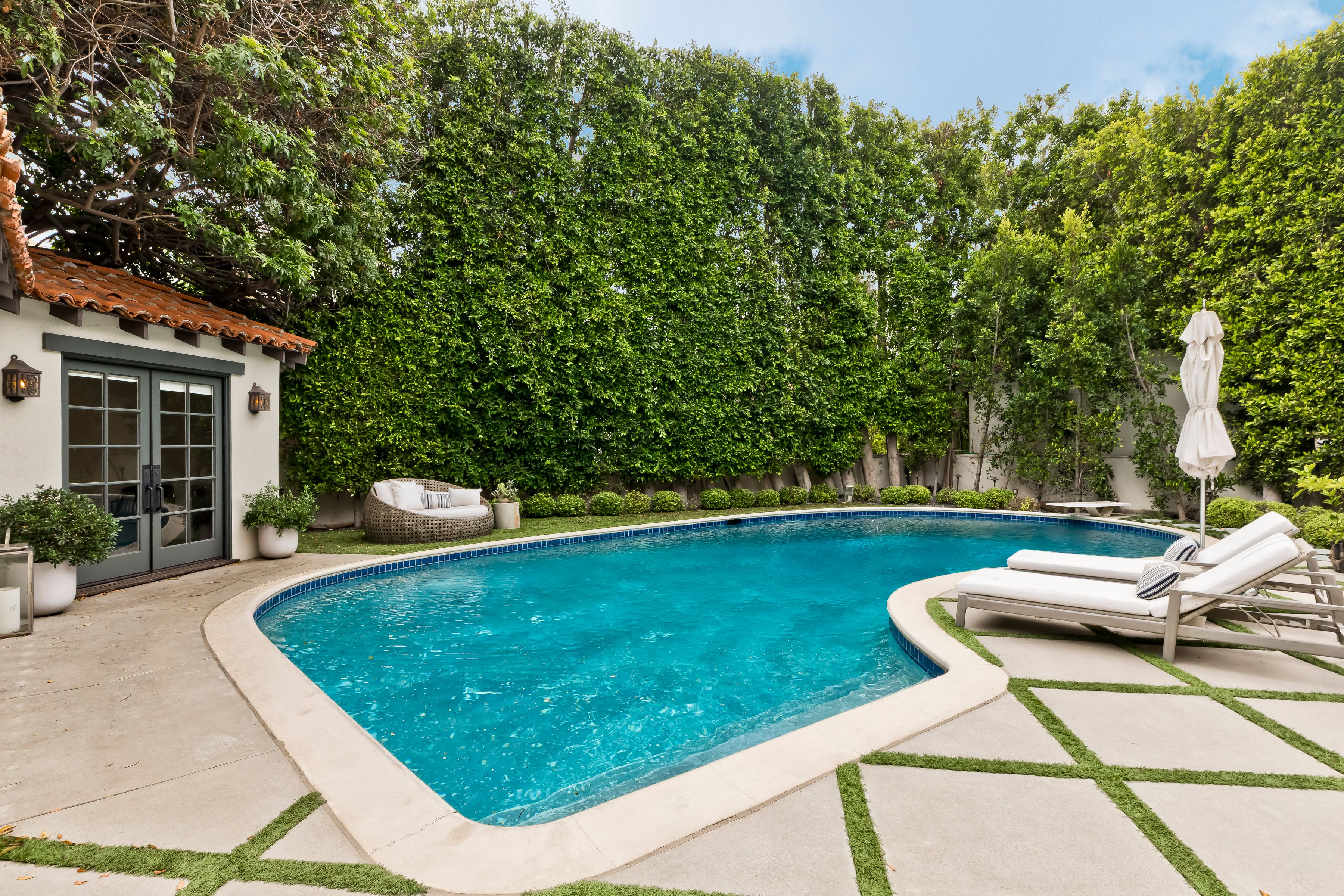 10778 Weyburn Avenue