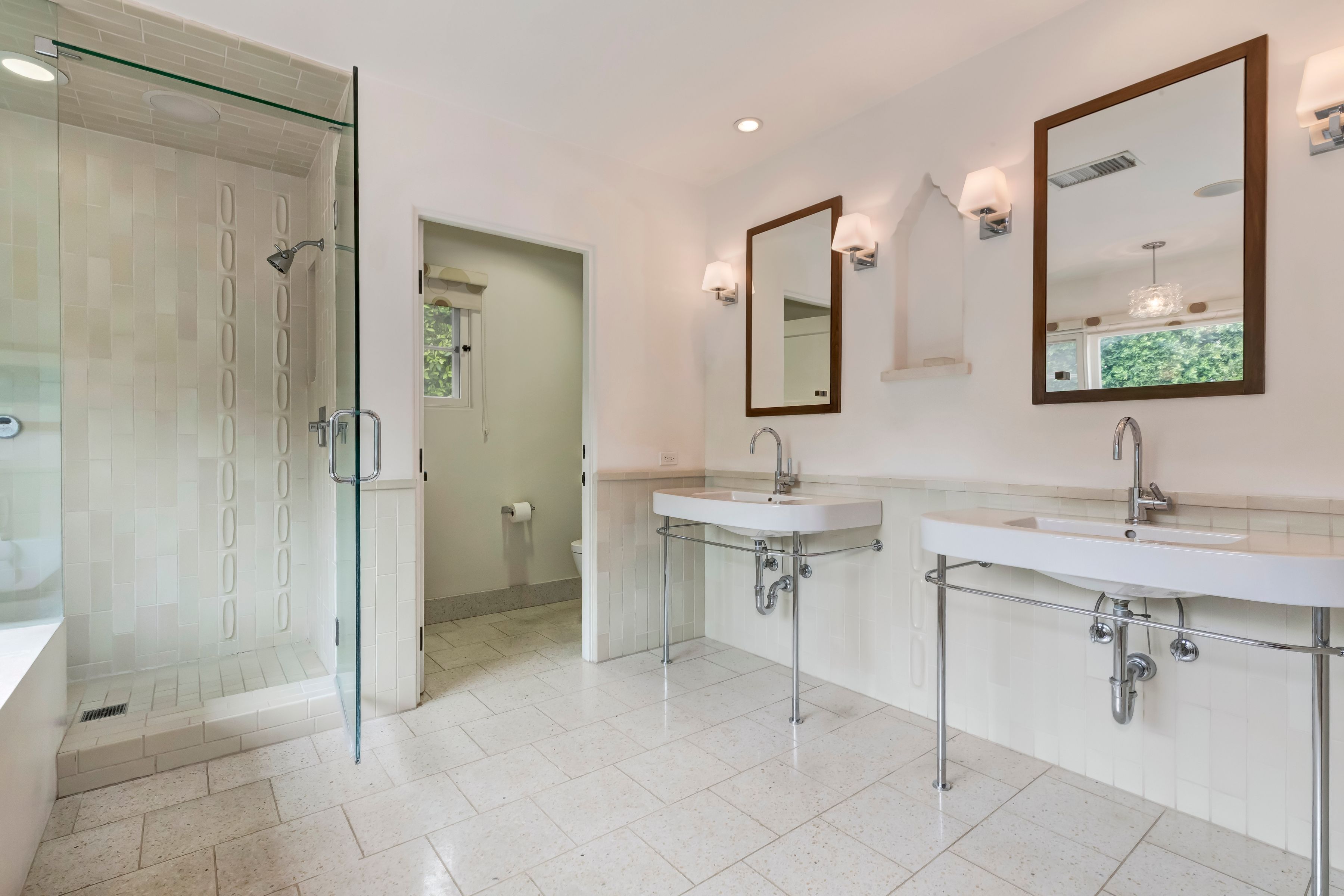 10778 Weyburn Avenue