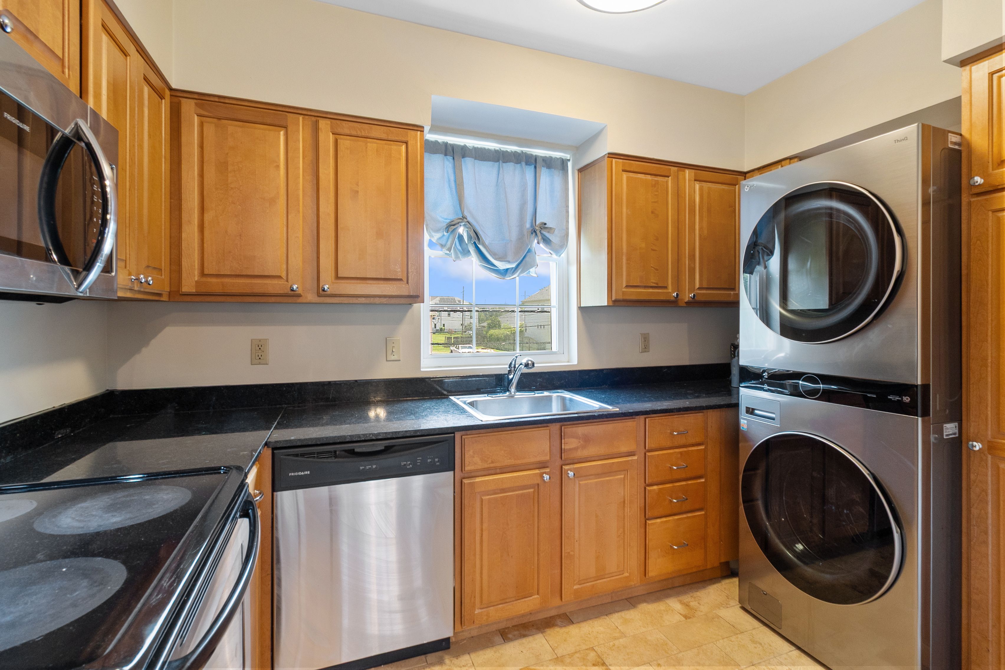 301 Seattle Street #11