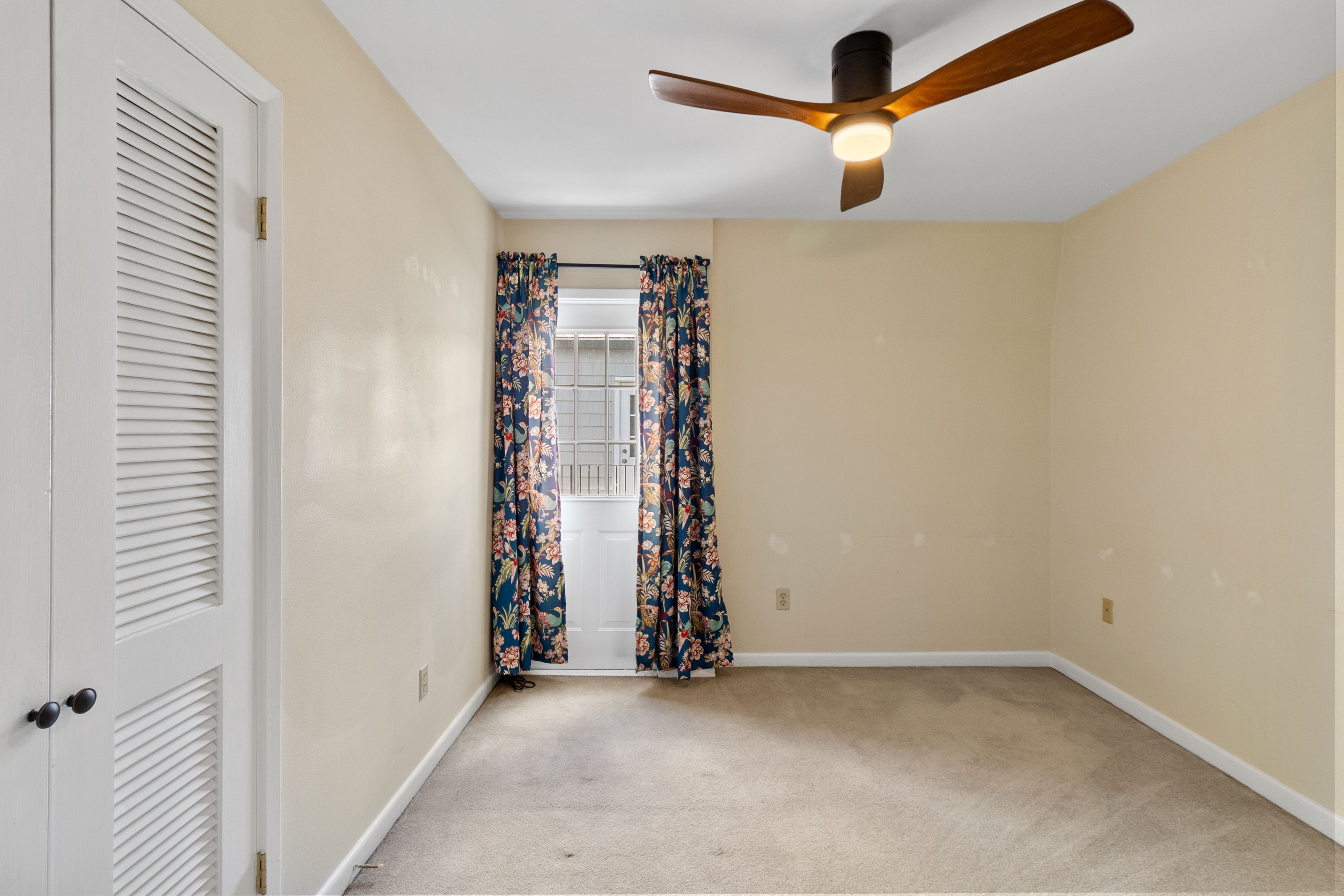 301 Seattle Street #11