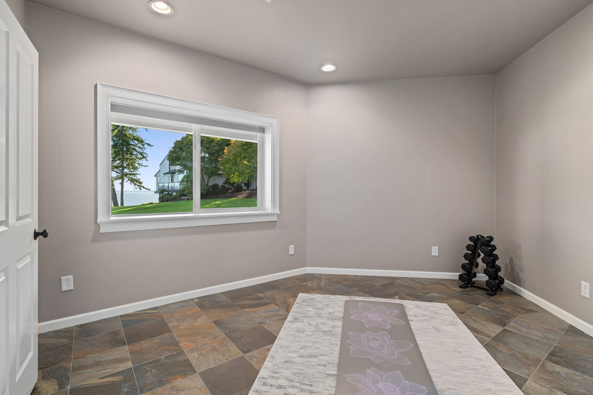 10506 122nd St NW 