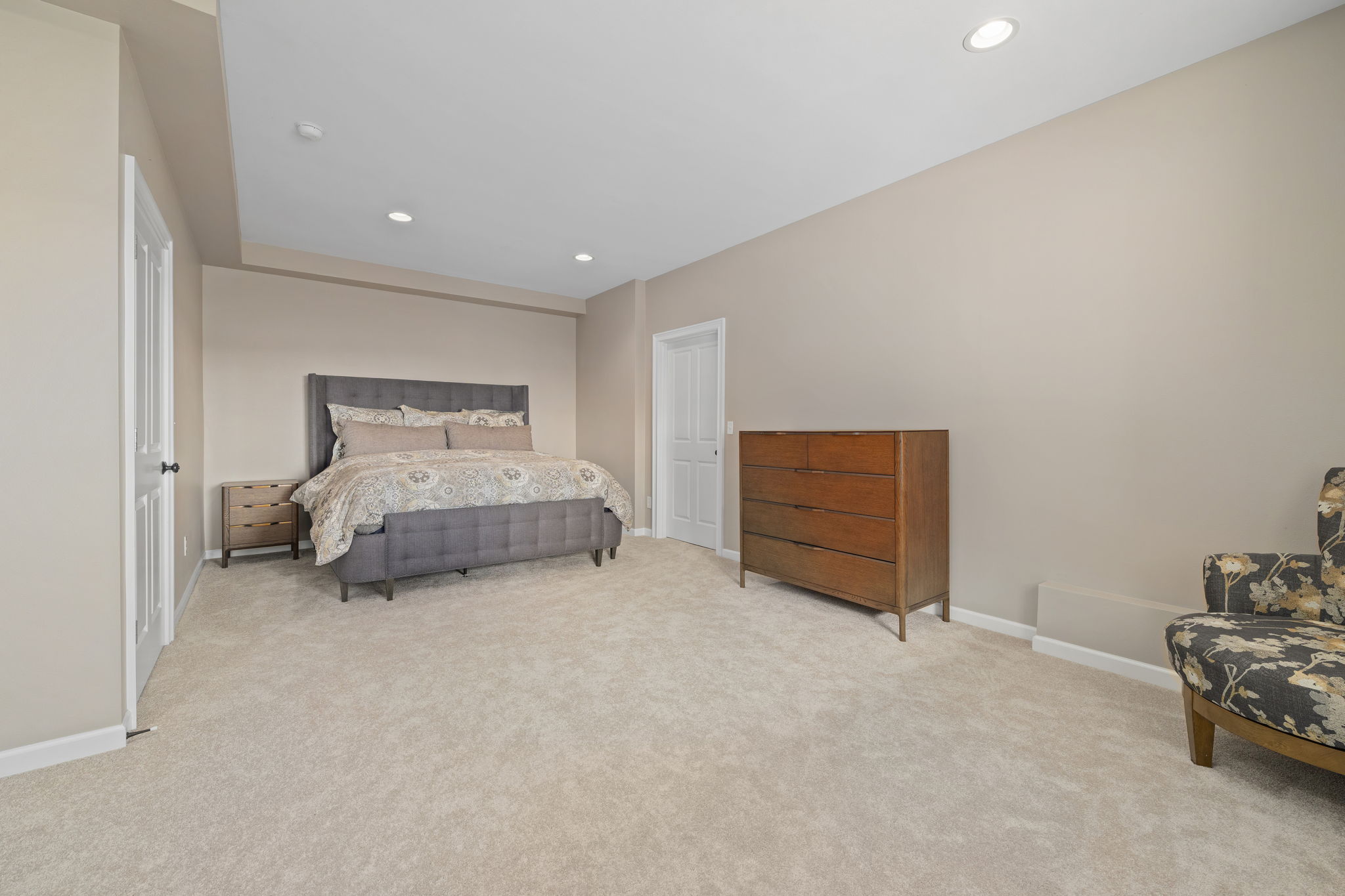 10506 122nd St NW 