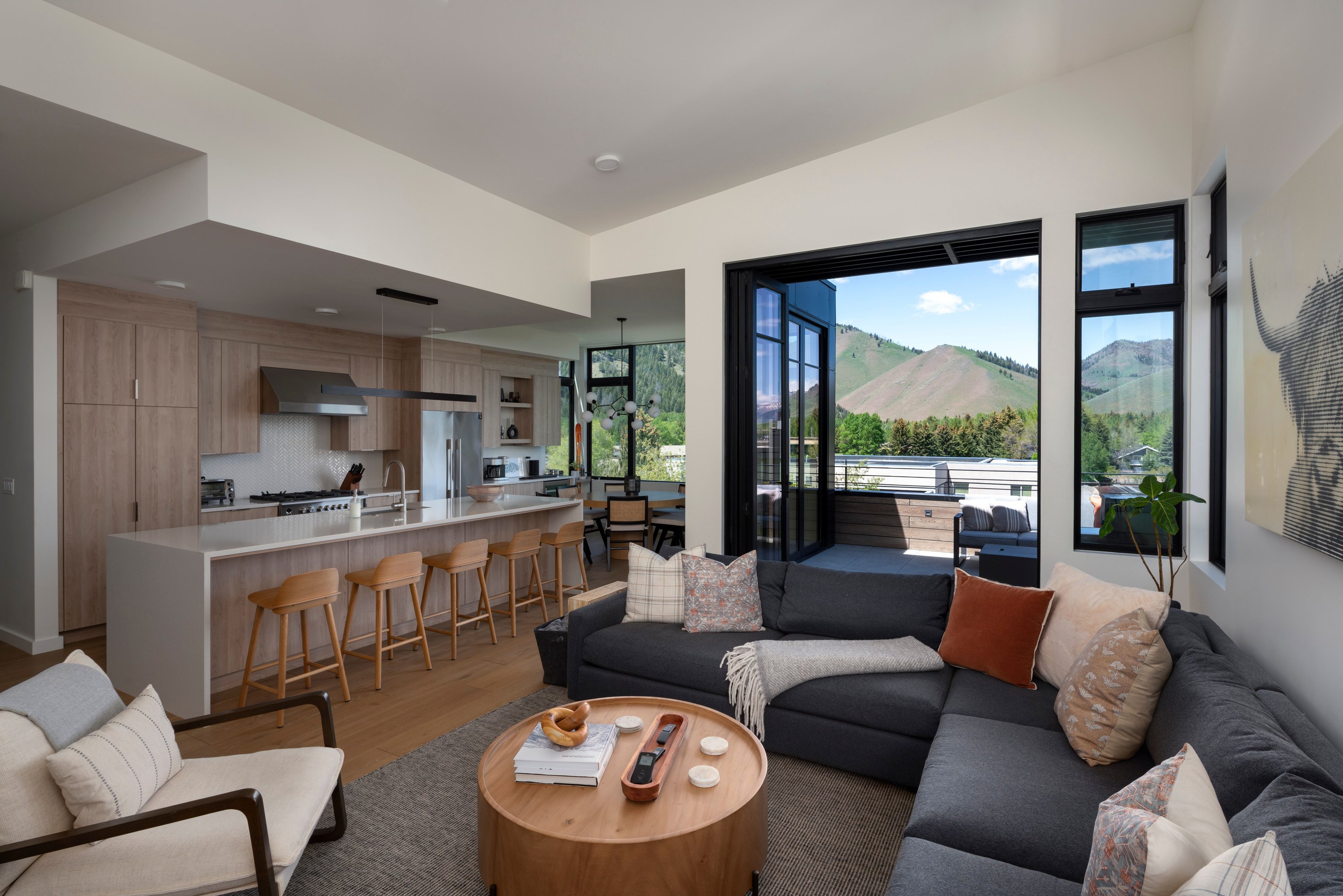 120 E 8th Street Unit 301