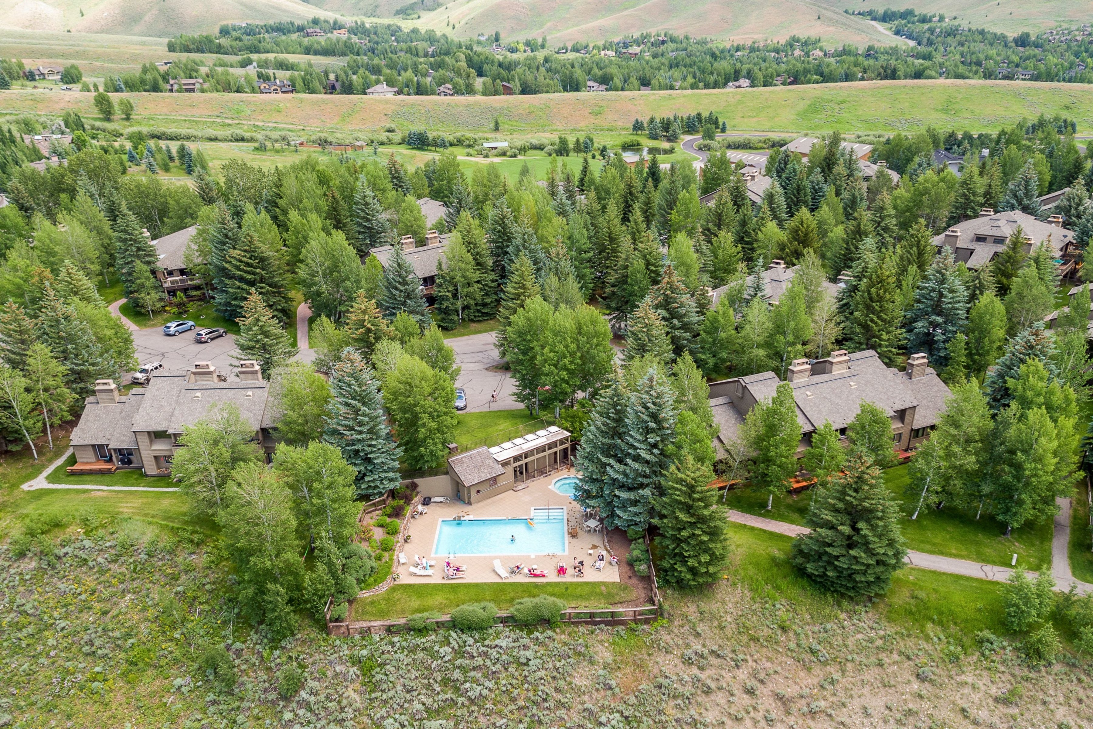 4007 & 4008 Bluff Condo Drive