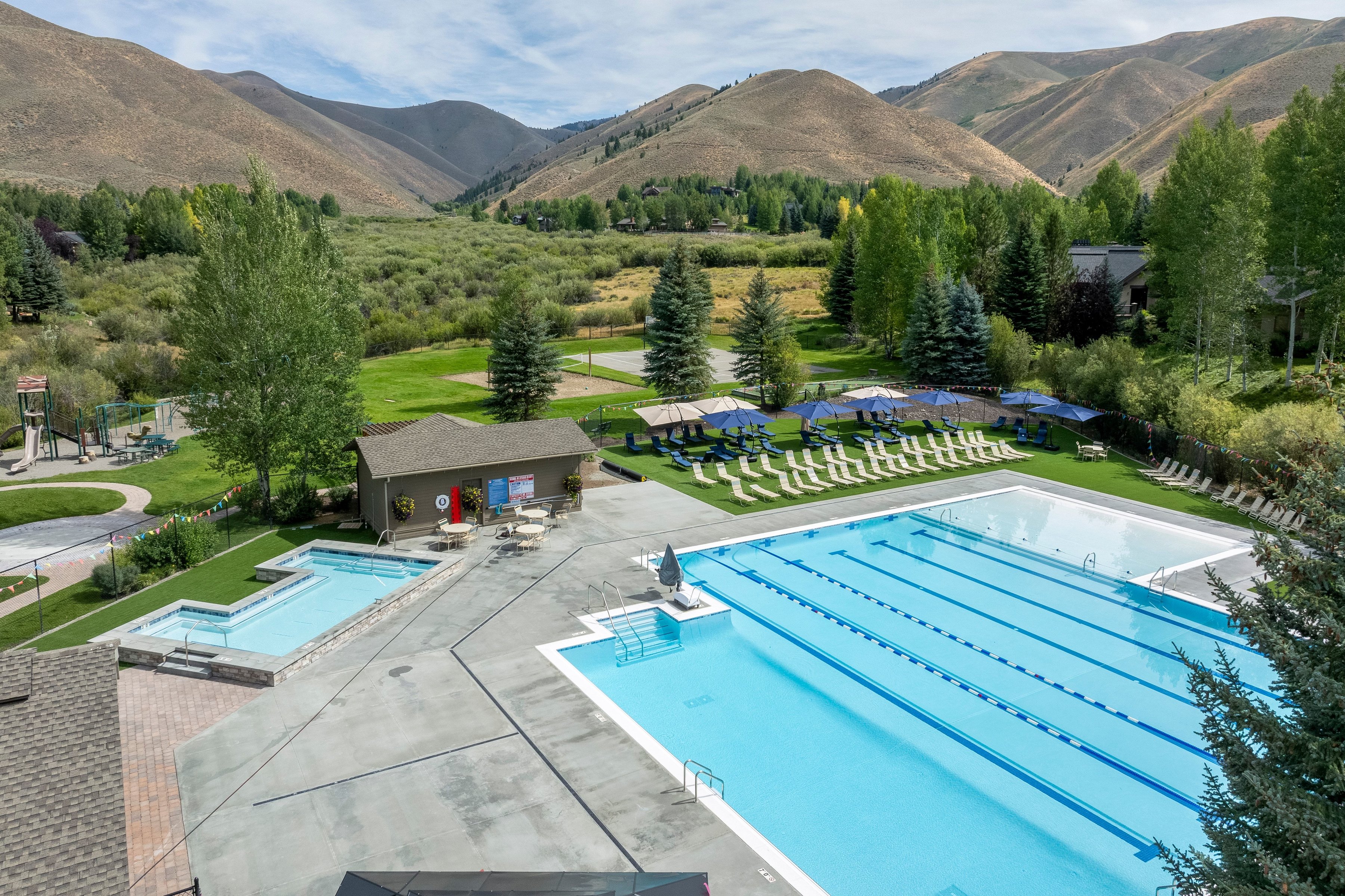 4007 & 4008 Bluff Condo Drive