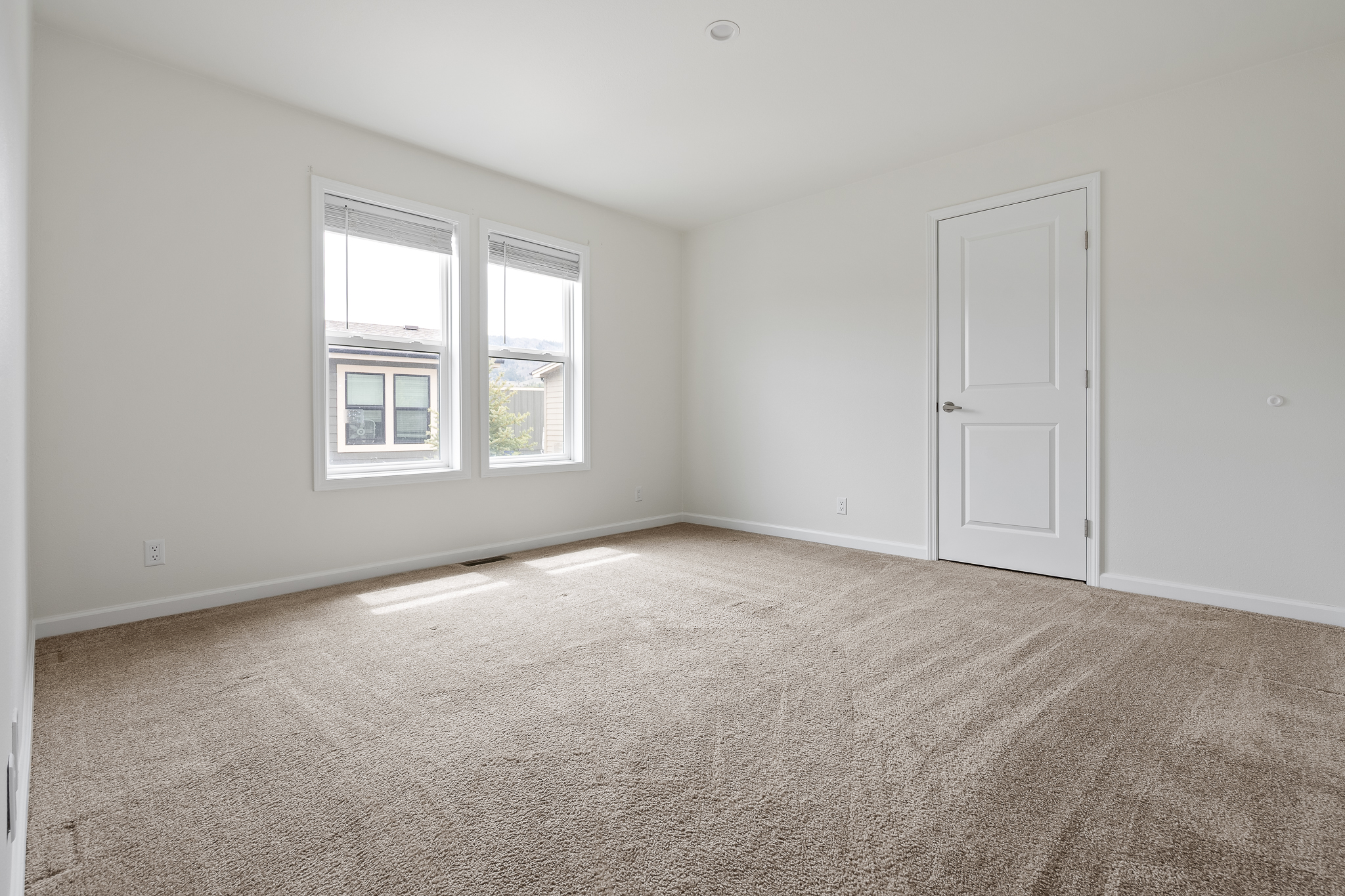 551 Summit
