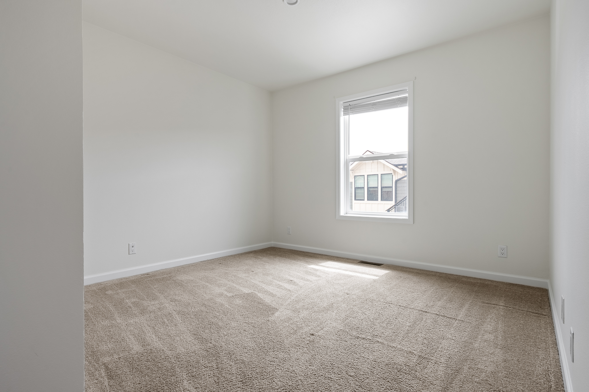 551 Summit