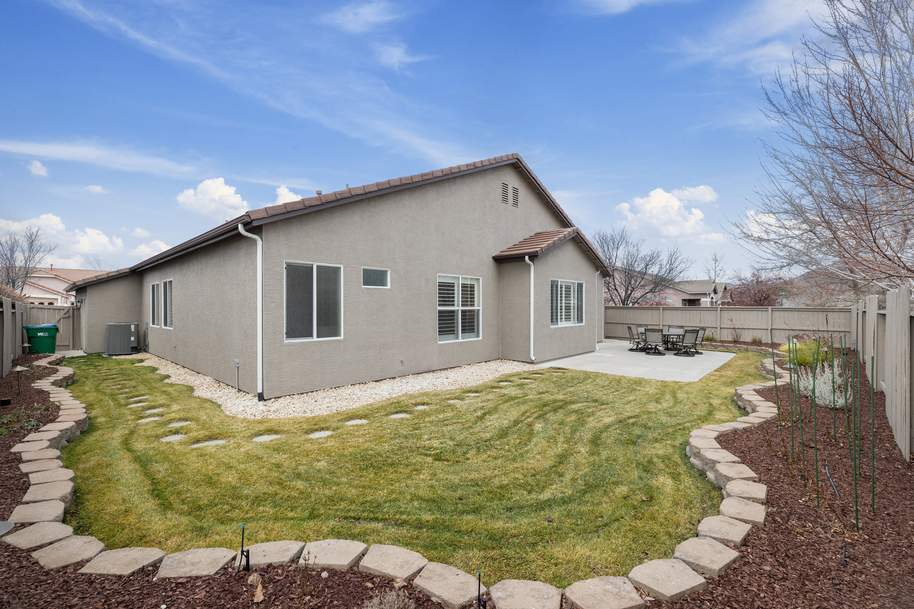 1290 El Monte Ct 