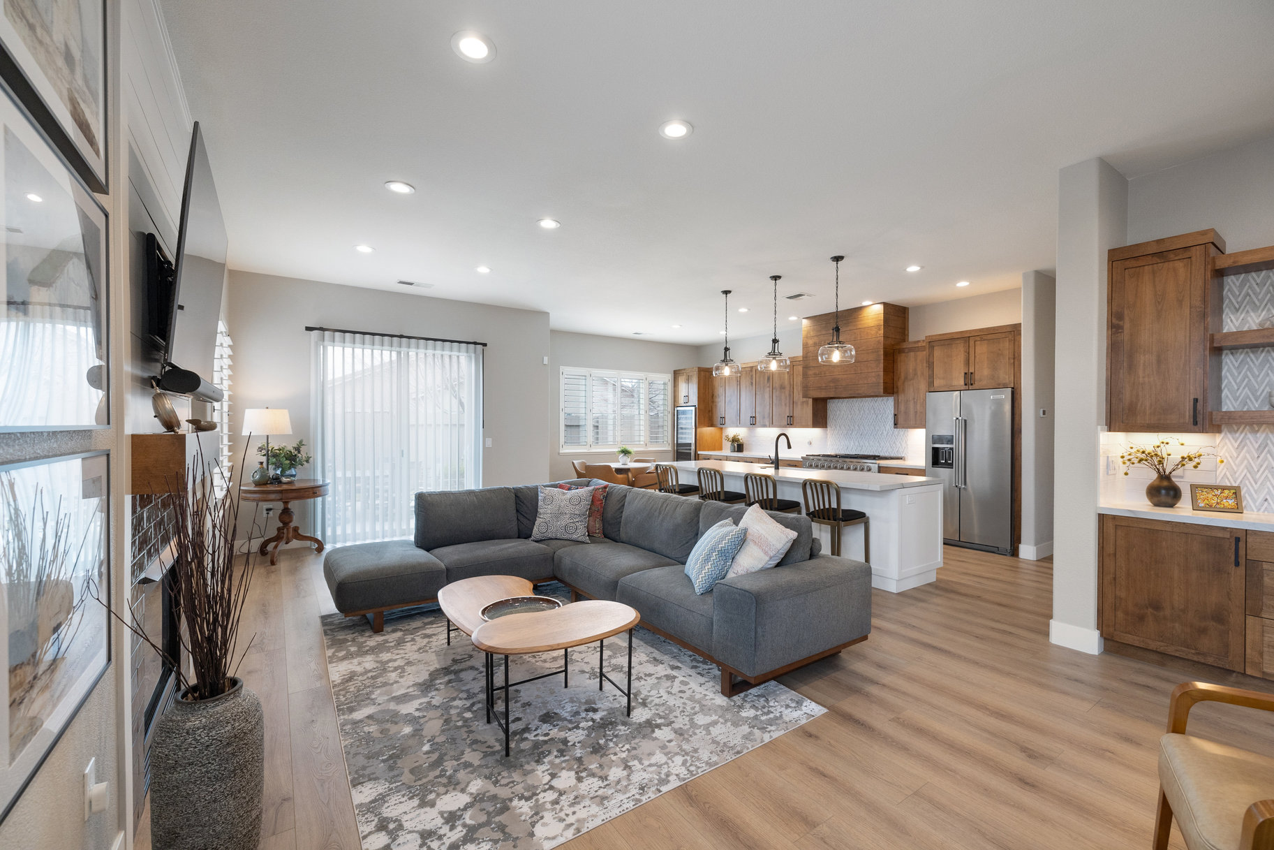 1290 El Monte Ct 