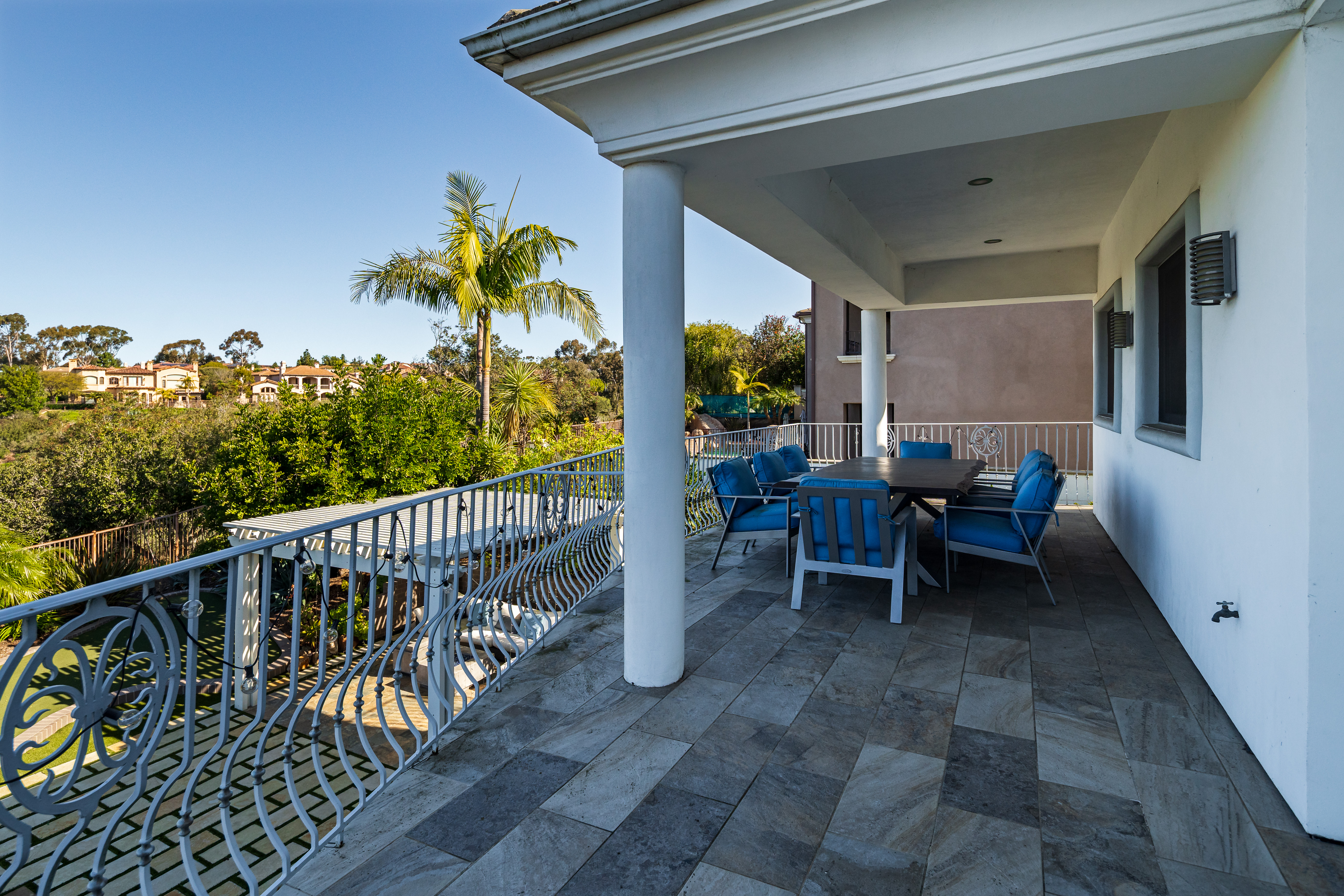 5848 Meadows Del Mar 