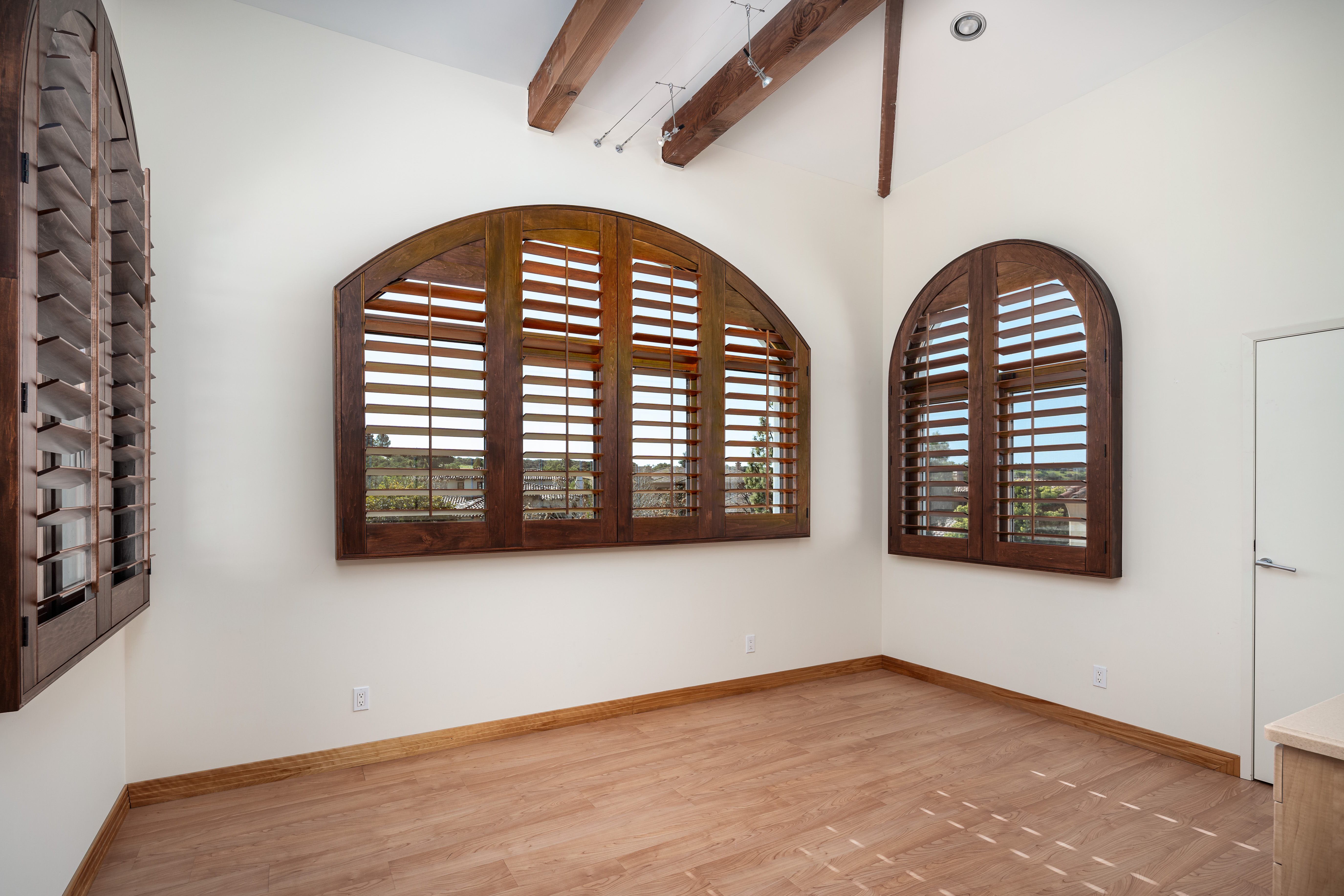 5848 Meadows Del Mar 