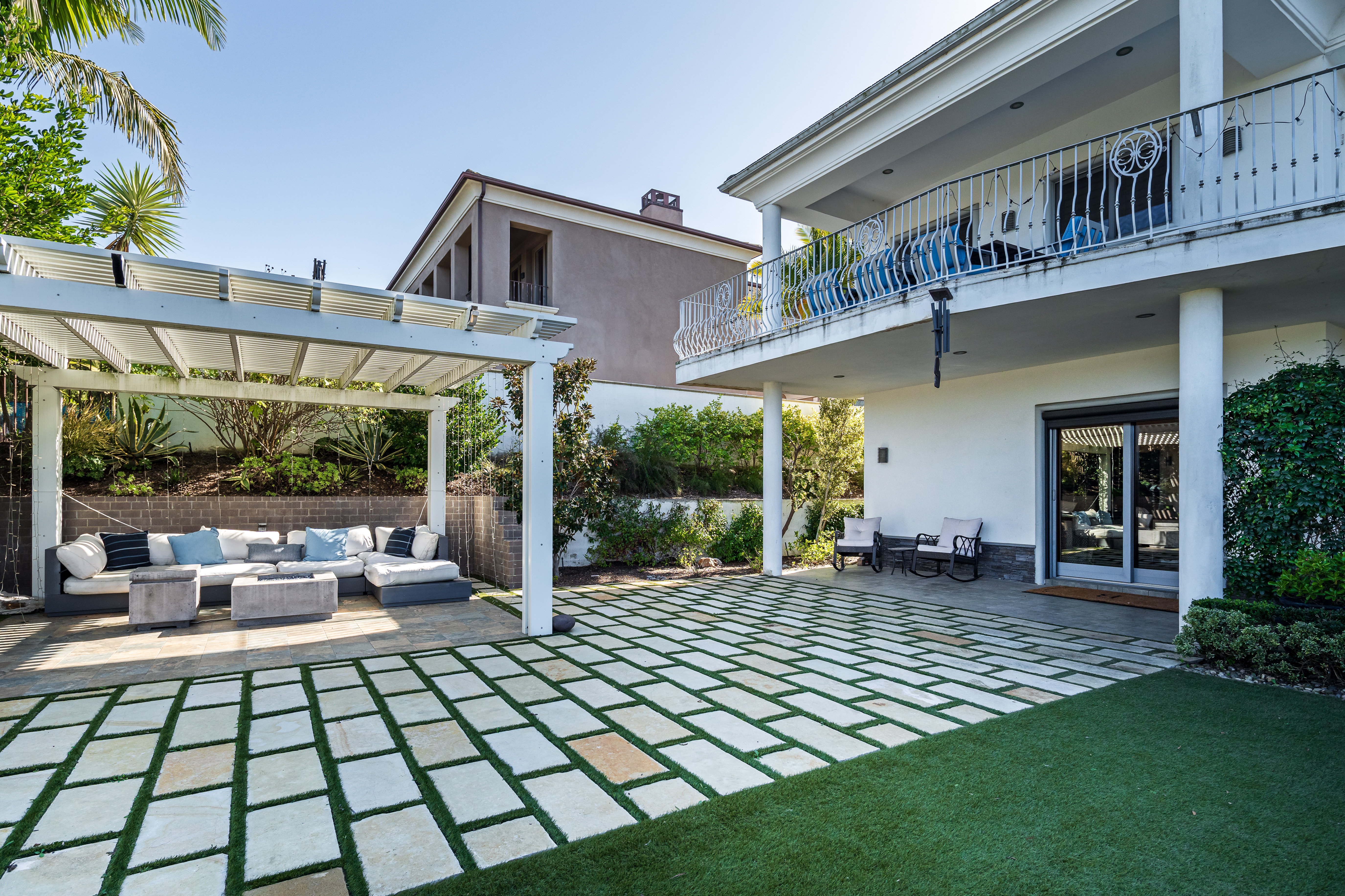 5848 Meadows Del Mar 