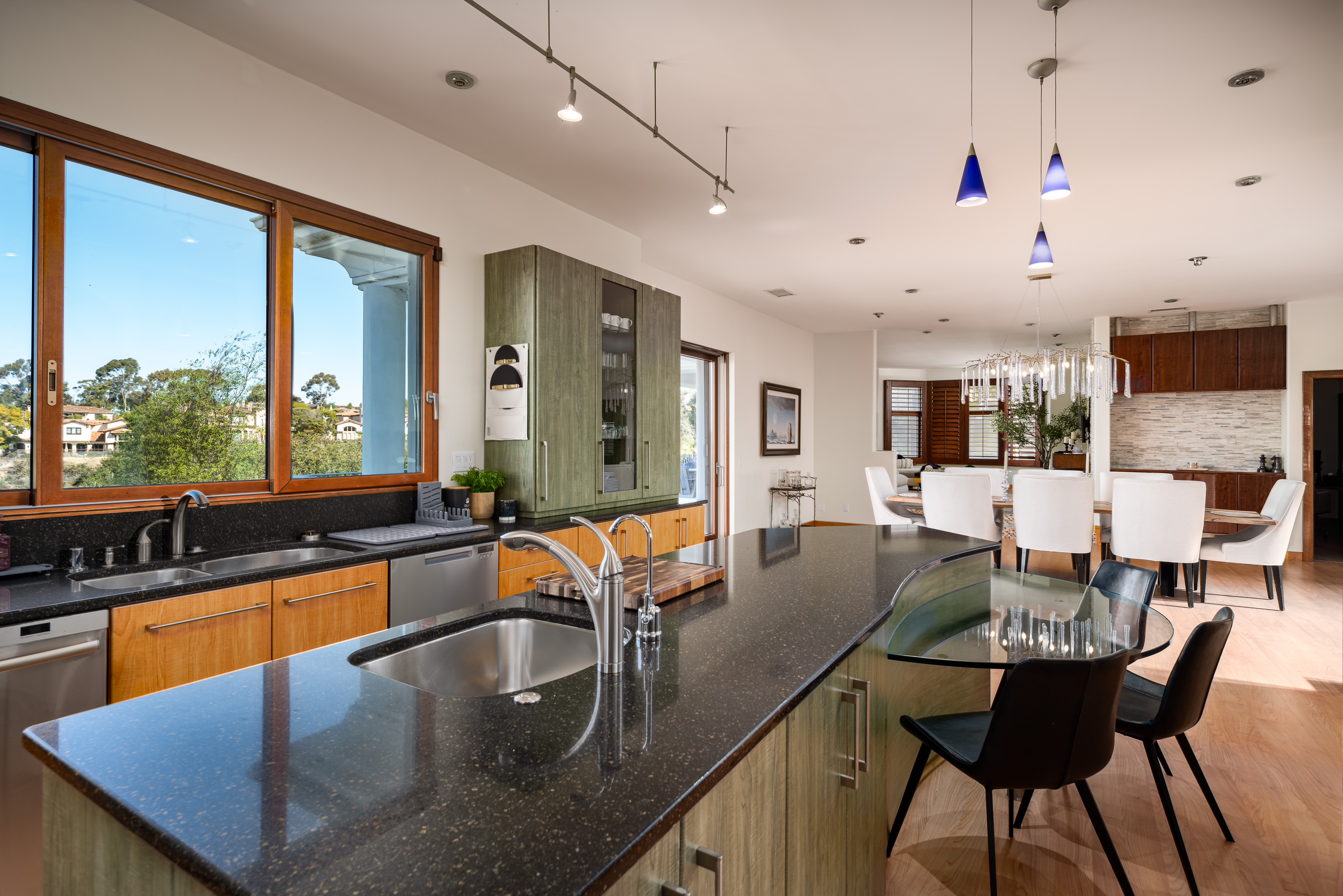 5848 Meadows Del Mar 