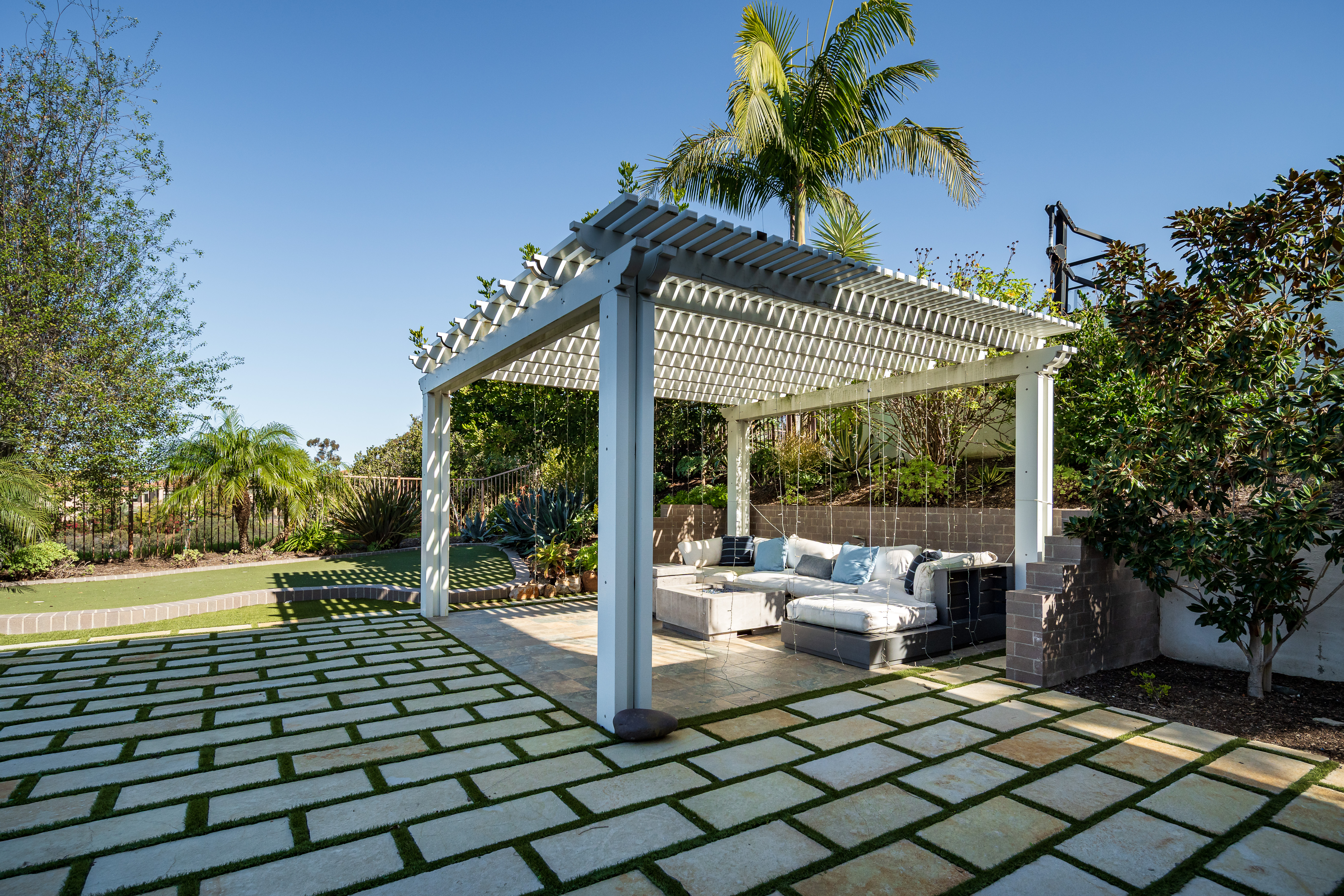 5848 Meadows Del Mar 