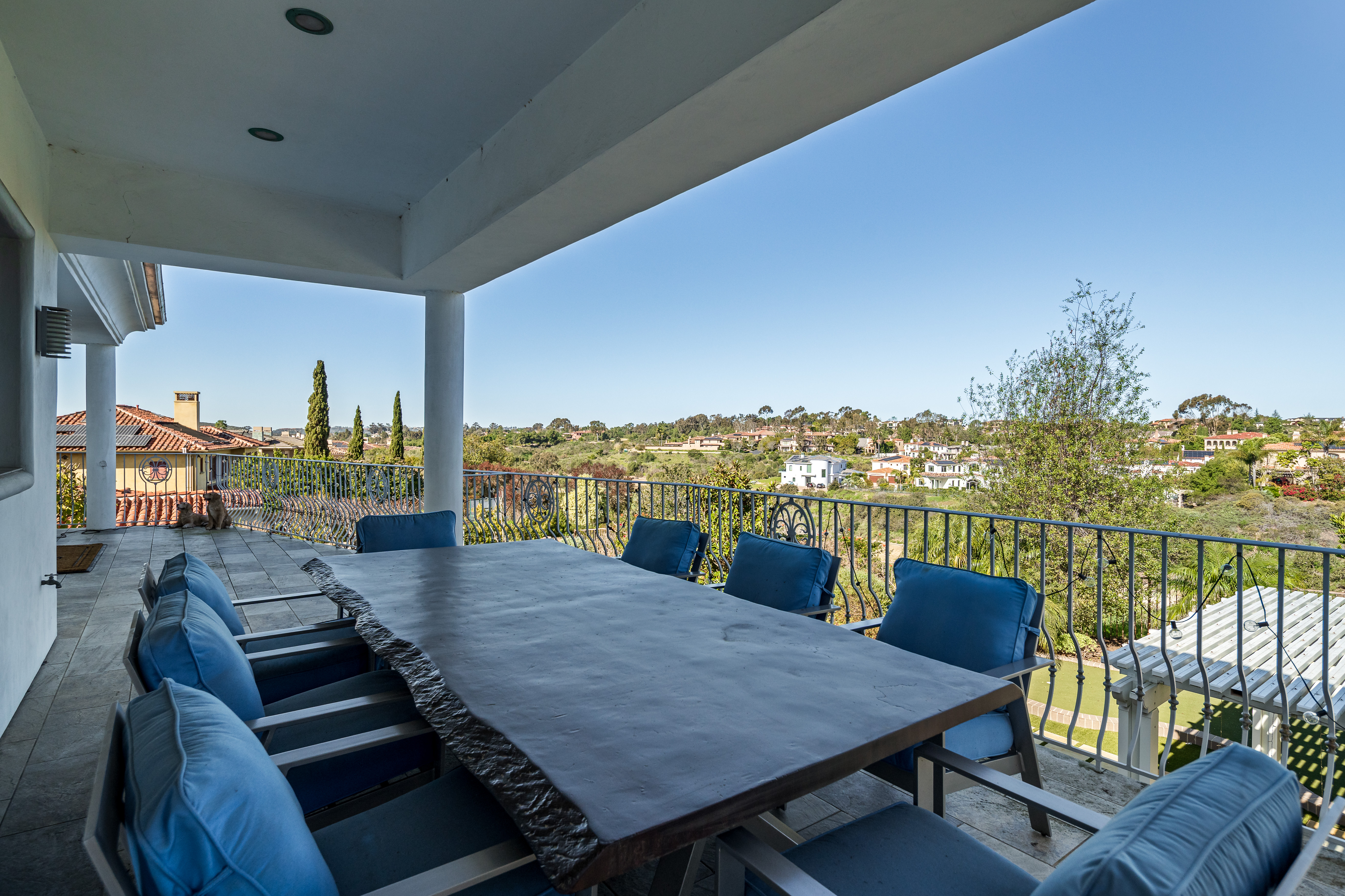 5848 Meadows Del Mar 